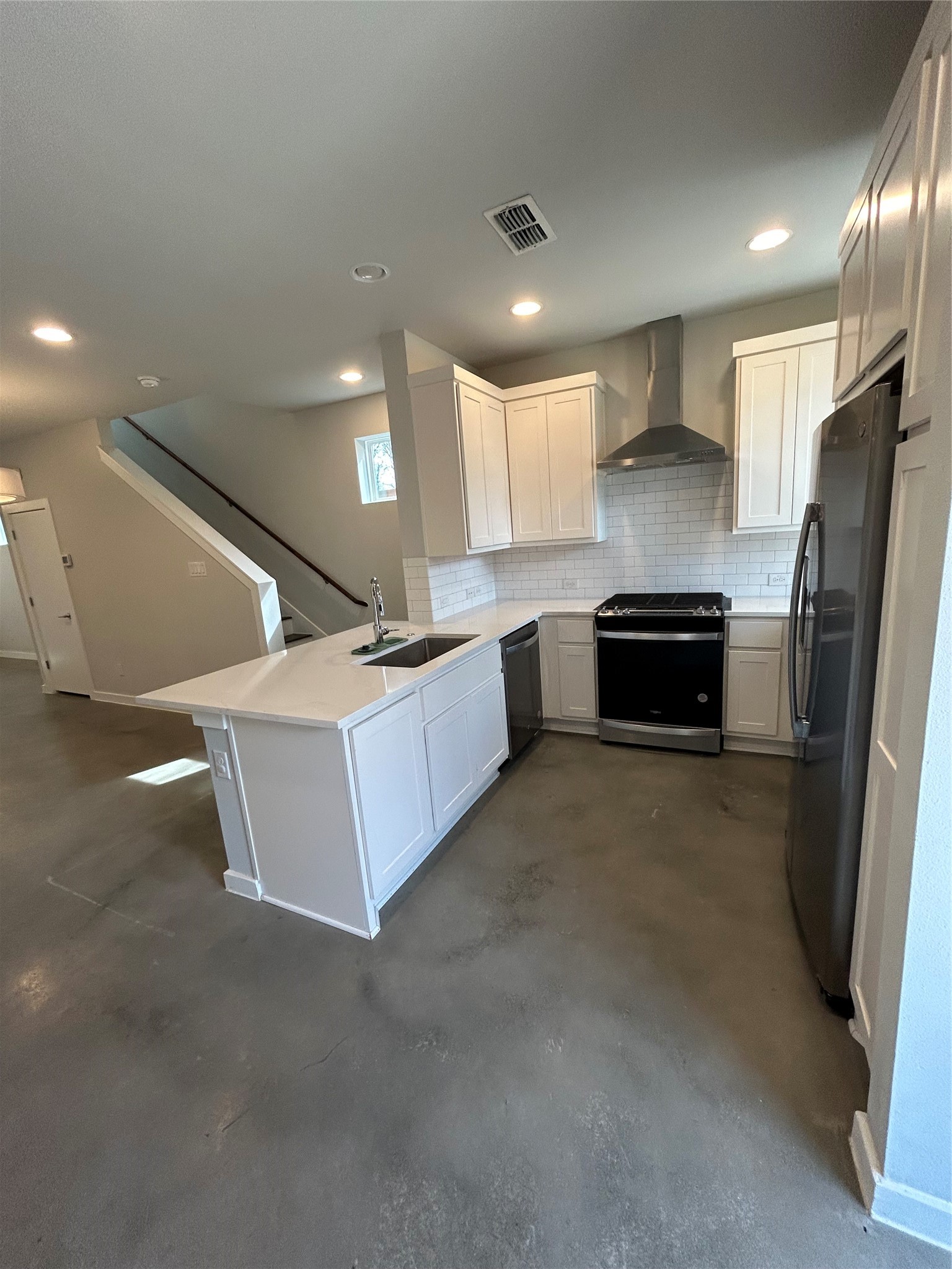 1293 Clifftop Lane Dallas TX 75208