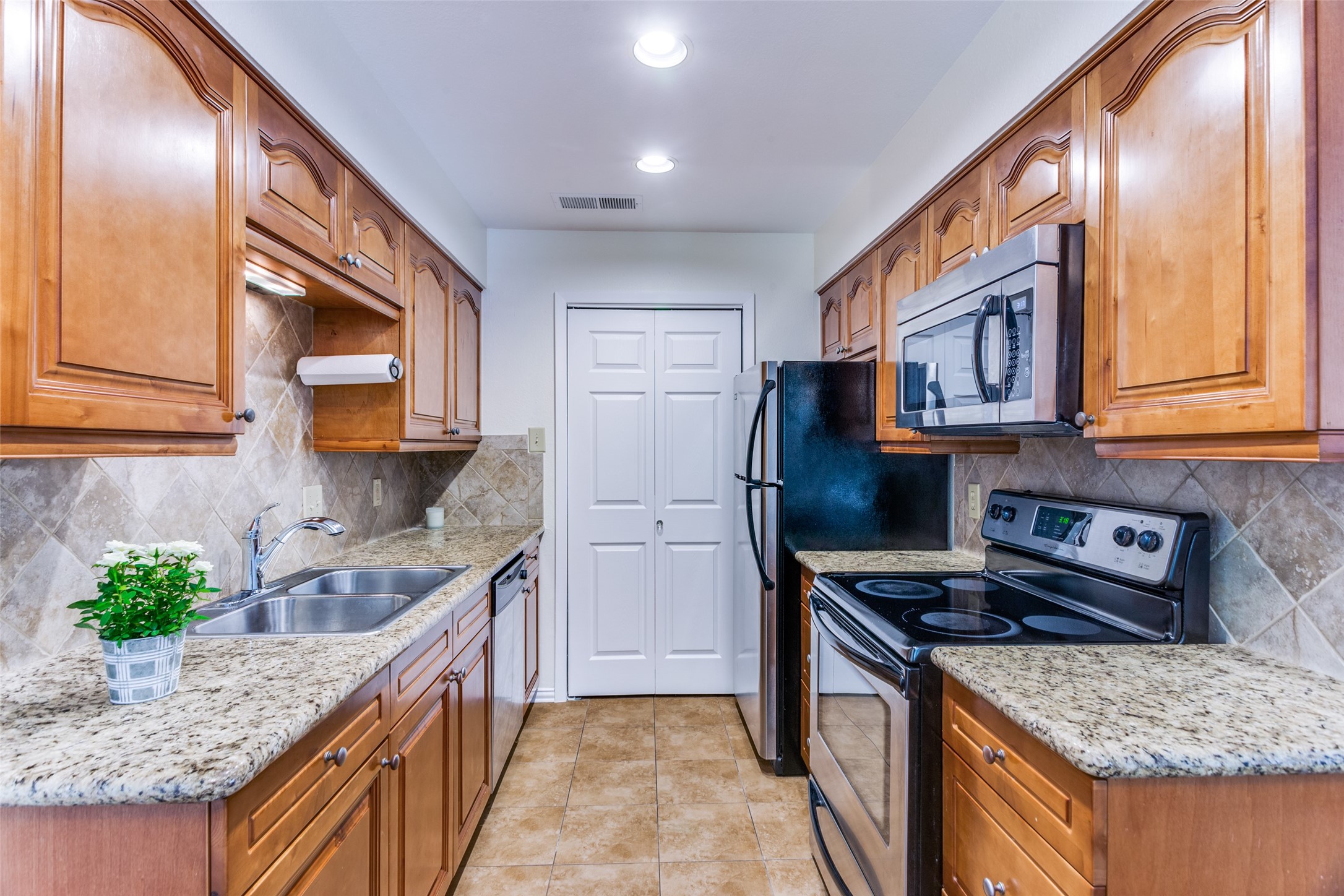 5765 Cedar Creek Drive Benbrook TX 76109