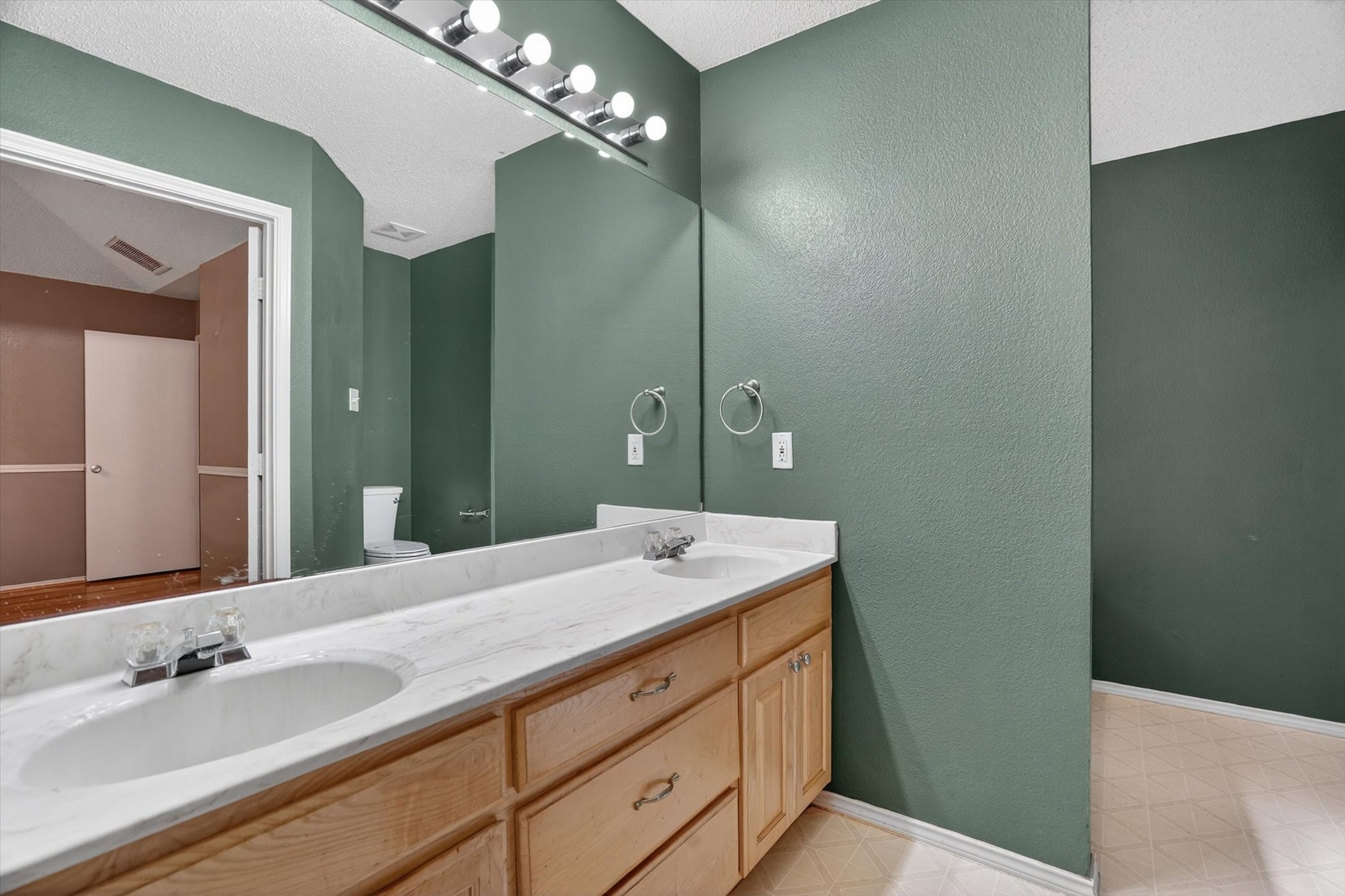 549 Dylan Court Azle TX 76020