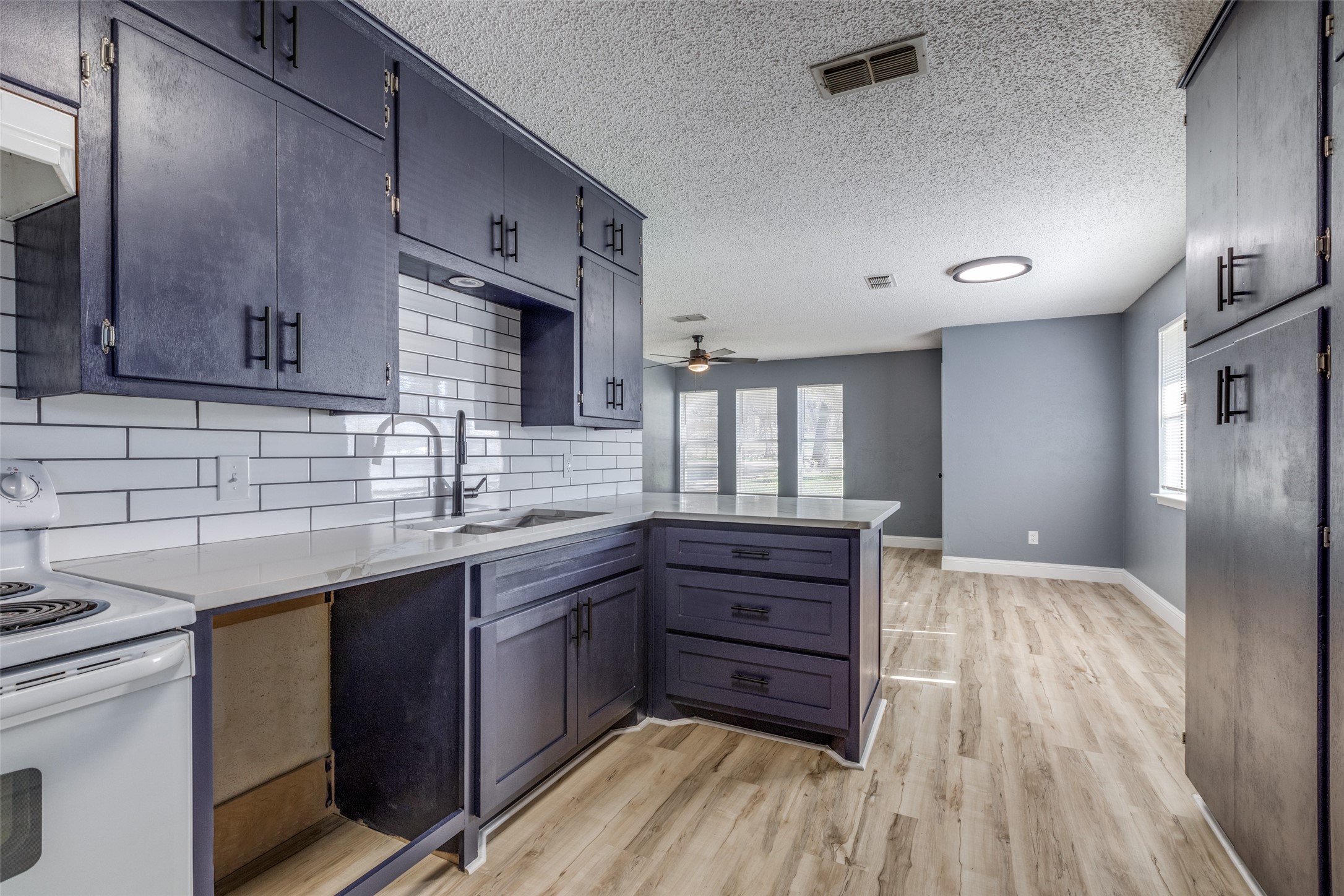 453 Wilshire Avenue Azle TX 76020