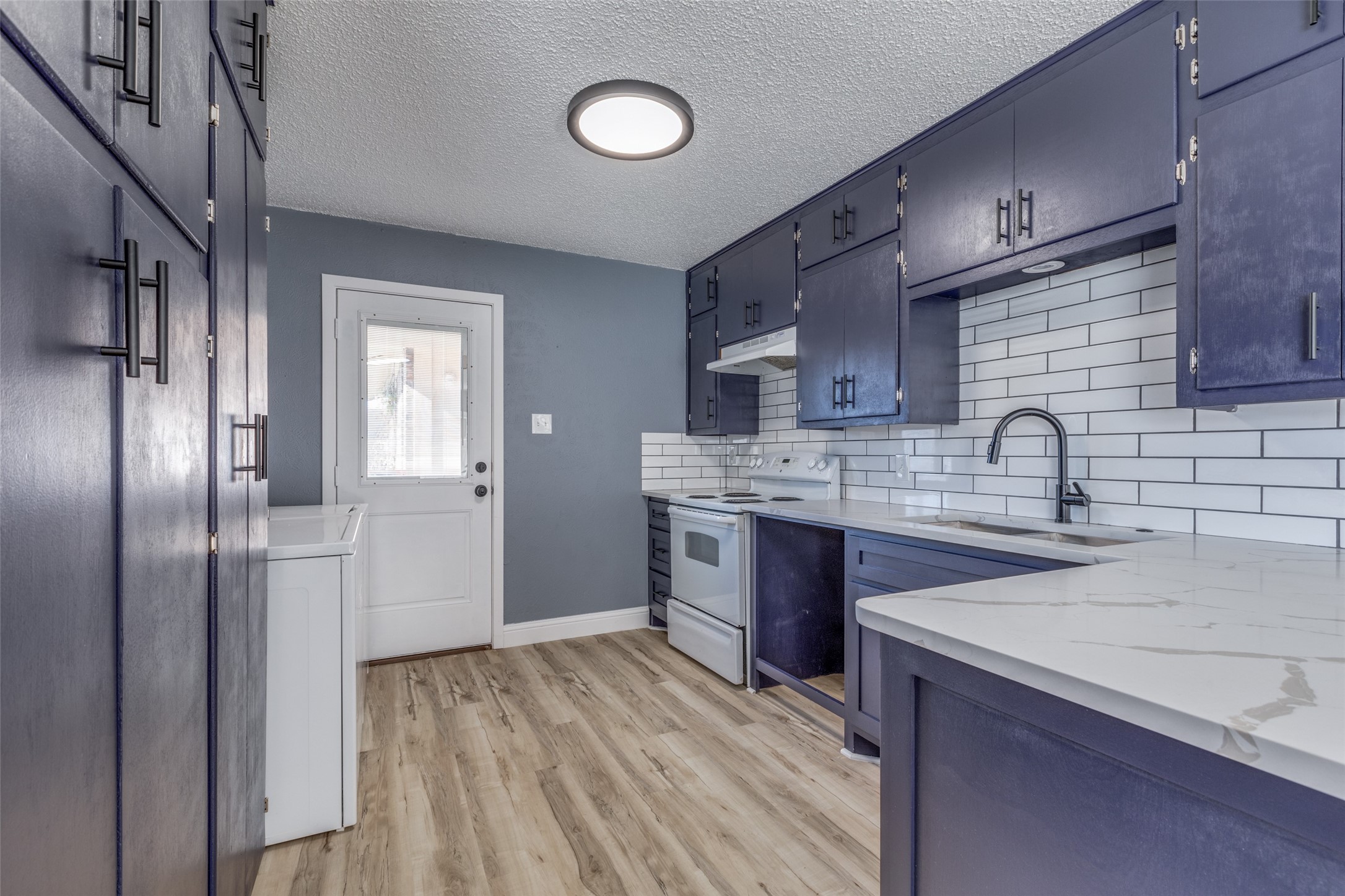 453 Wilshire Avenue Azle TX 76020