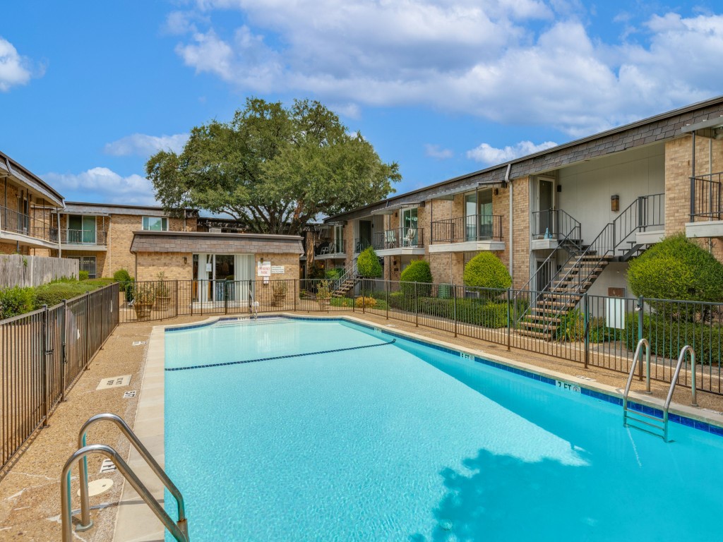 10216 Regal Oaks Drive Dallas TX 75230