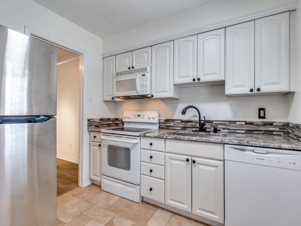 10216 Regal Oaks Drive Dallas TX 75230