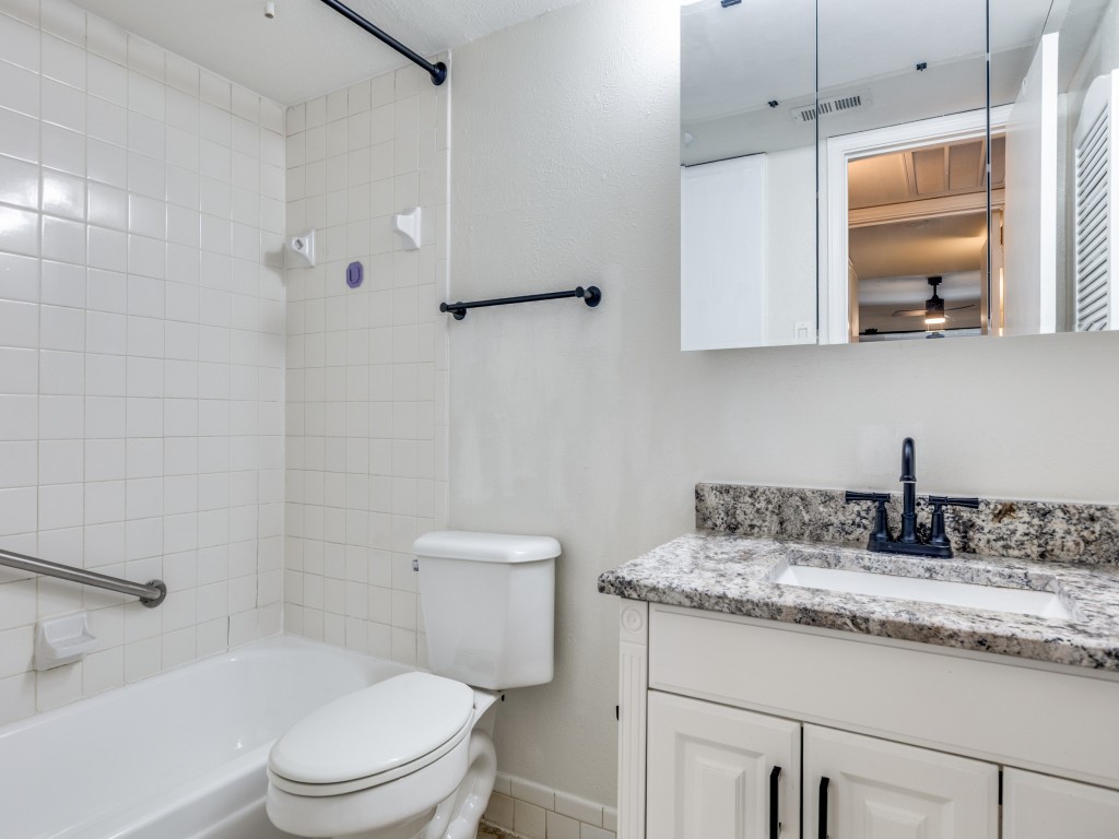 10216 Regal Oaks Drive Dallas TX 75230