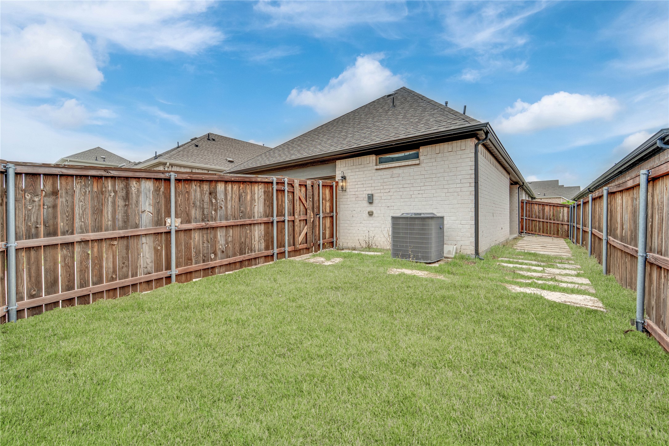 2514 Vera Way Garland TX 75042