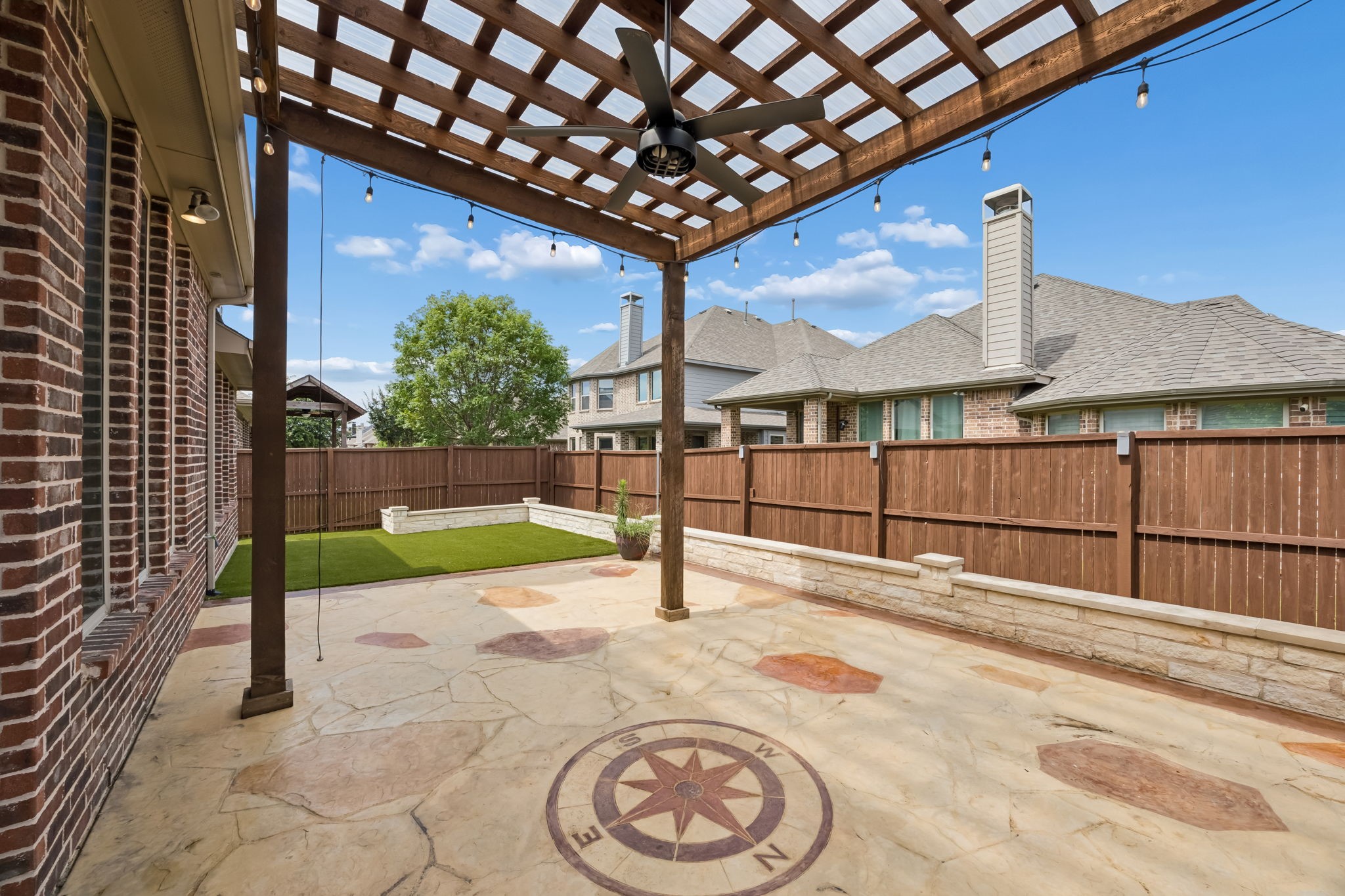 404 Warwick Boulevard Lewisville TX 75056