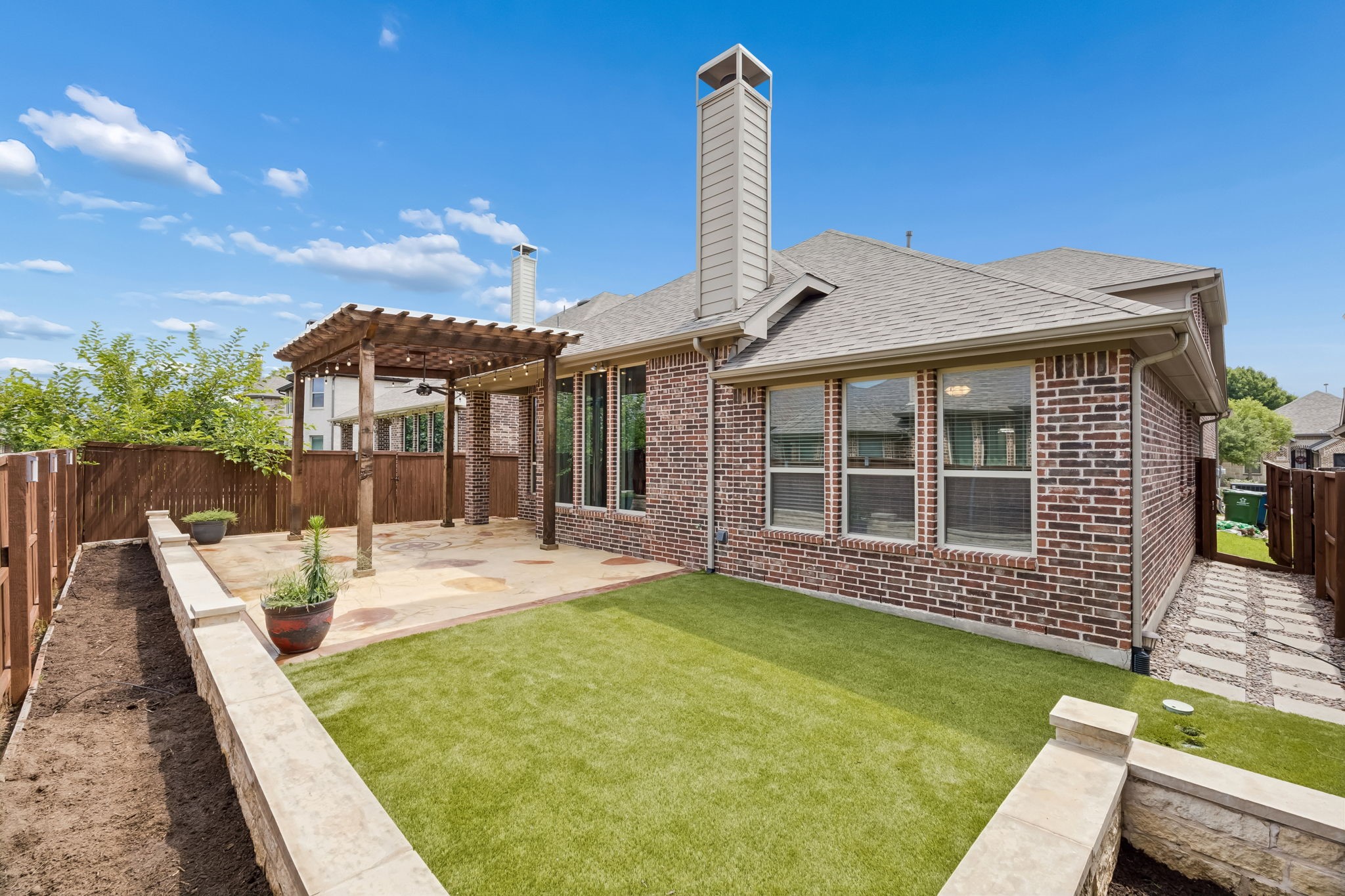 404 Warwick Boulevard Lewisville TX 75056