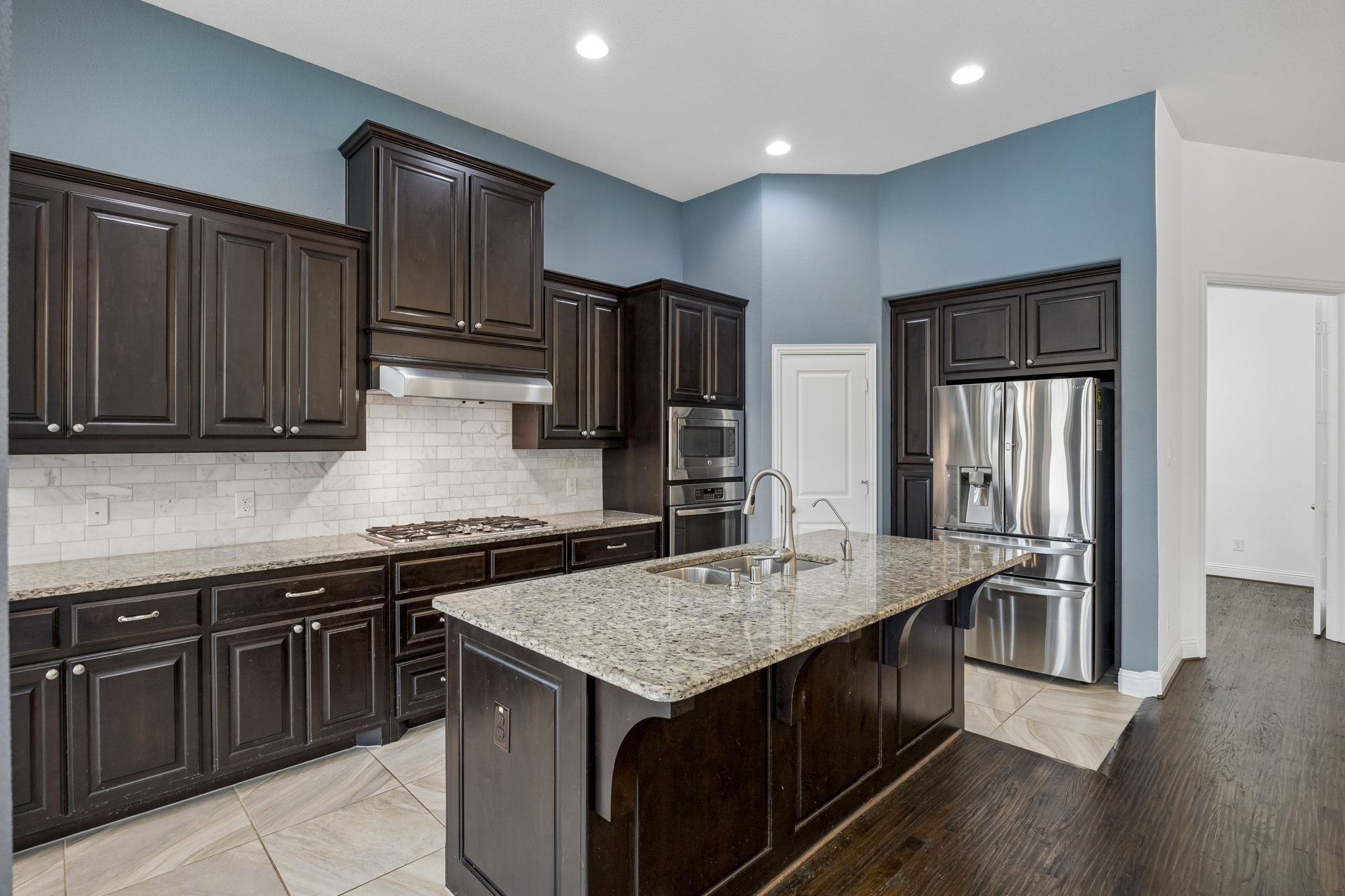 404 Warwick Boulevard Lewisville TX 75056