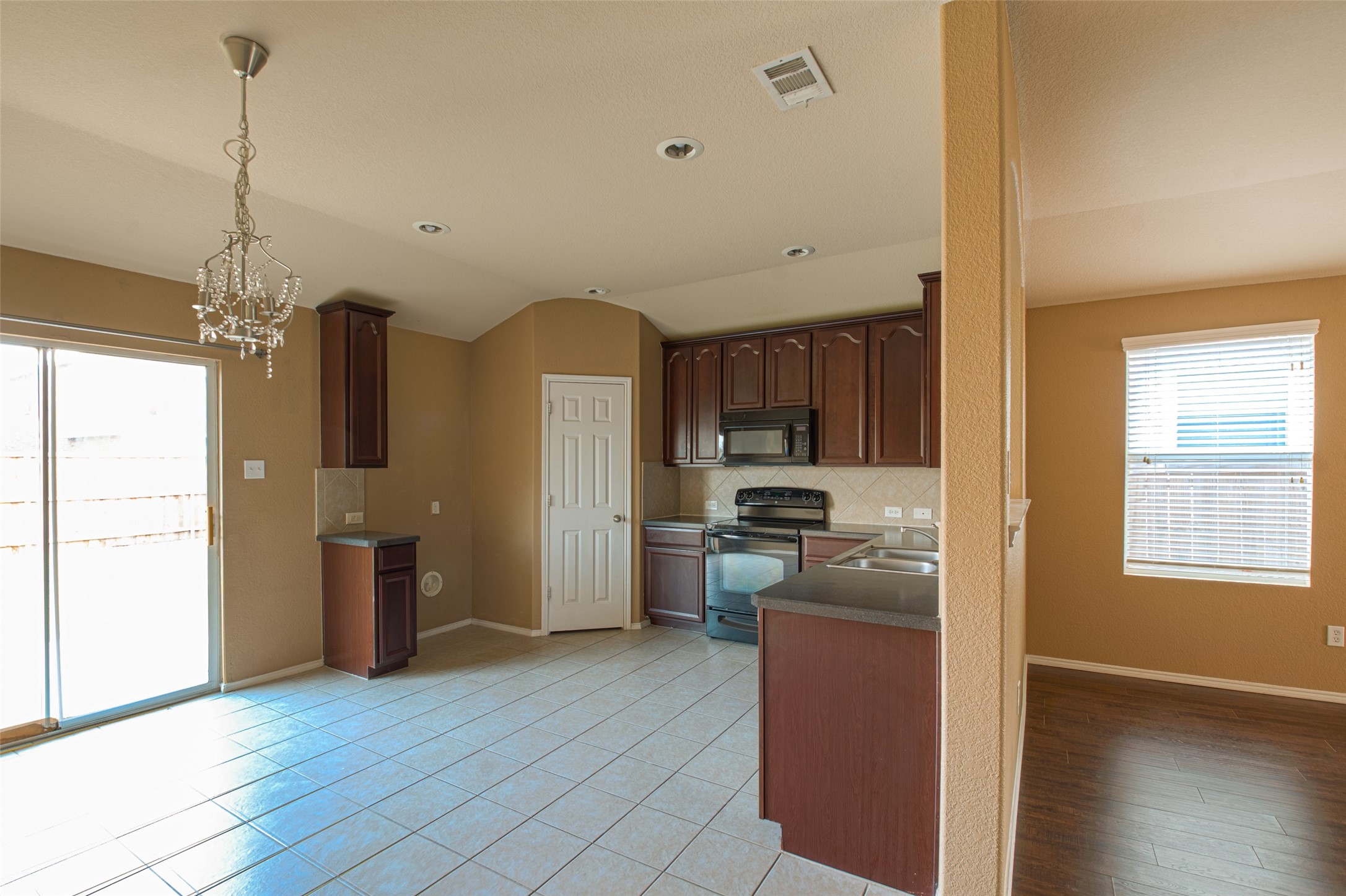 590 Arthur Drive Lavon TX 75166