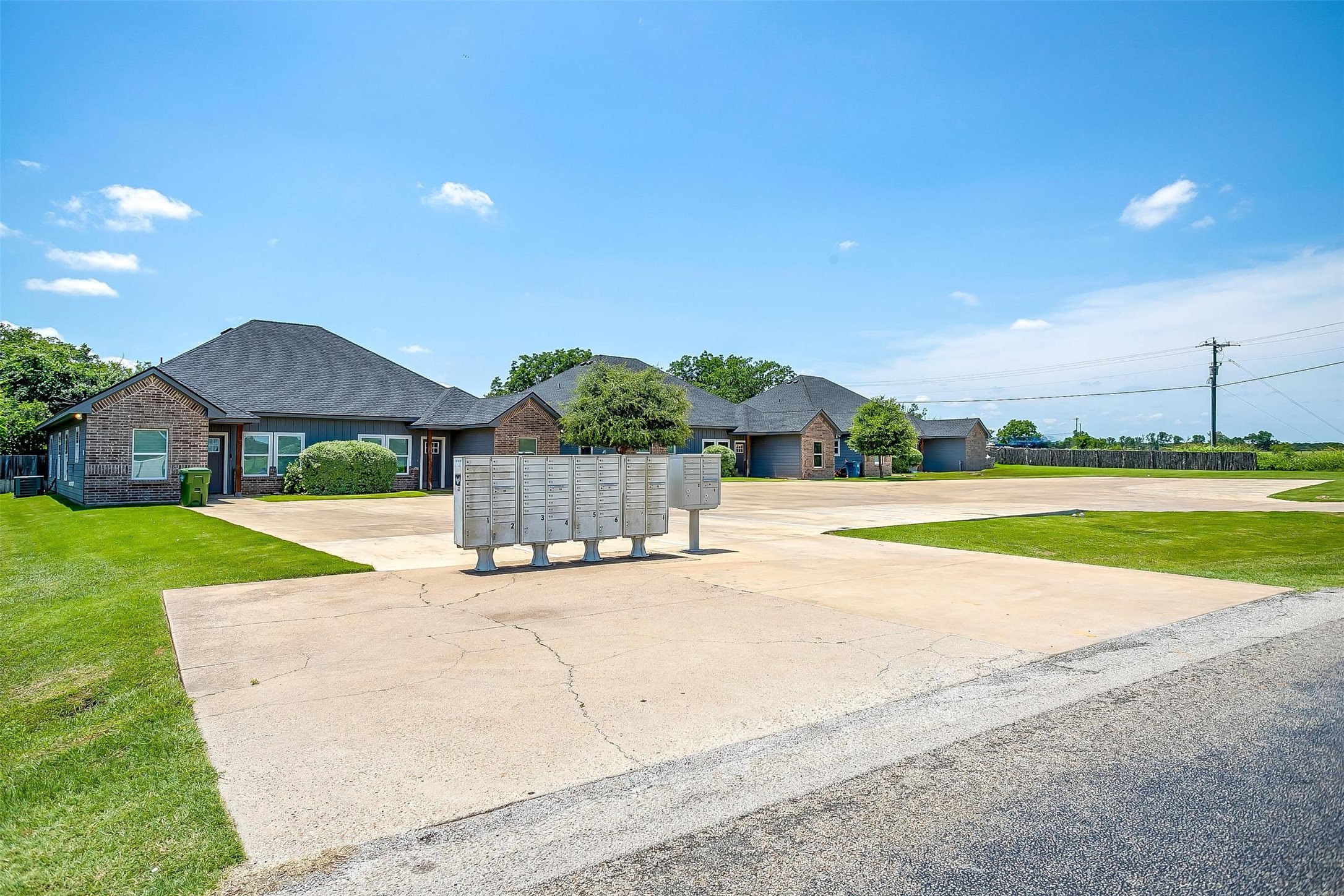 2708 James Road Granbury TX 76049