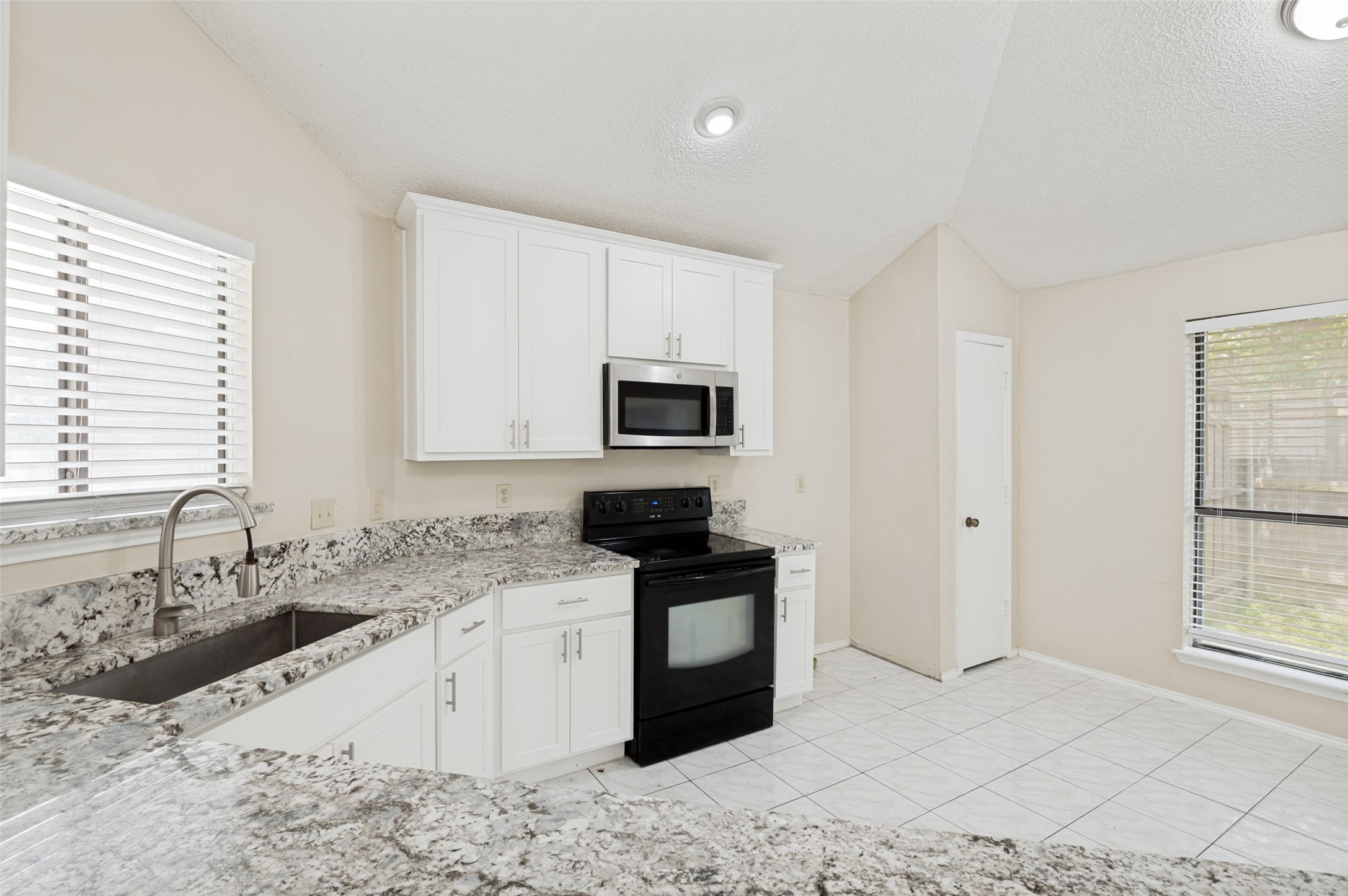 405 Myrtle Drive Arlington TX 76018