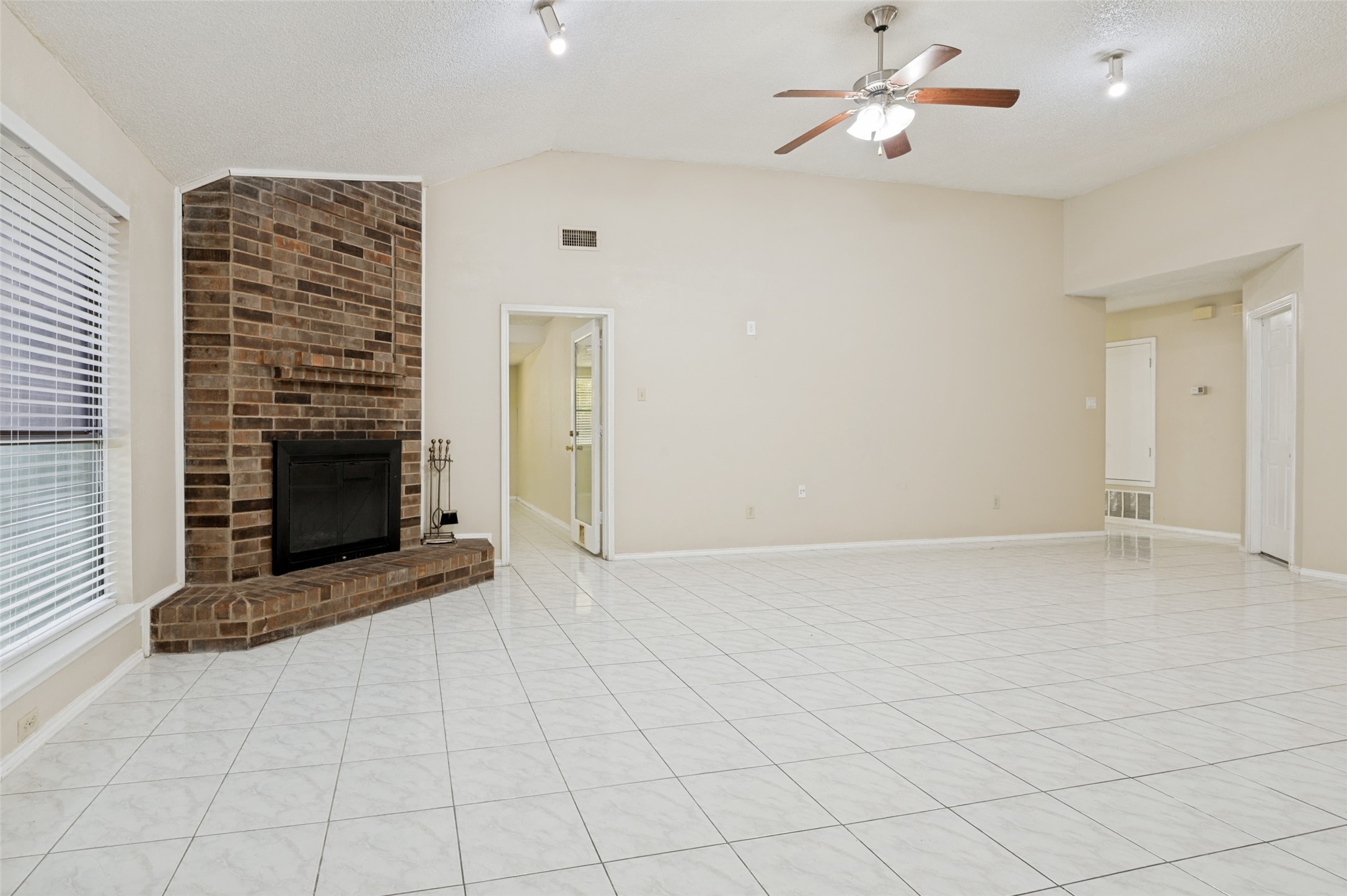 405 Myrtle Drive Arlington TX 76018