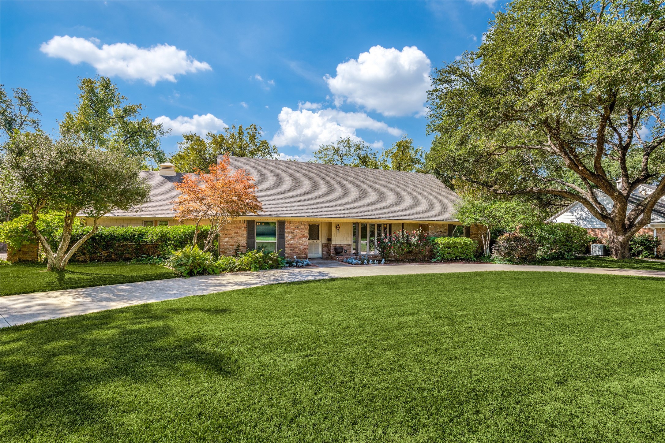 10534 Royal Springs Drive Dallas TX 75229