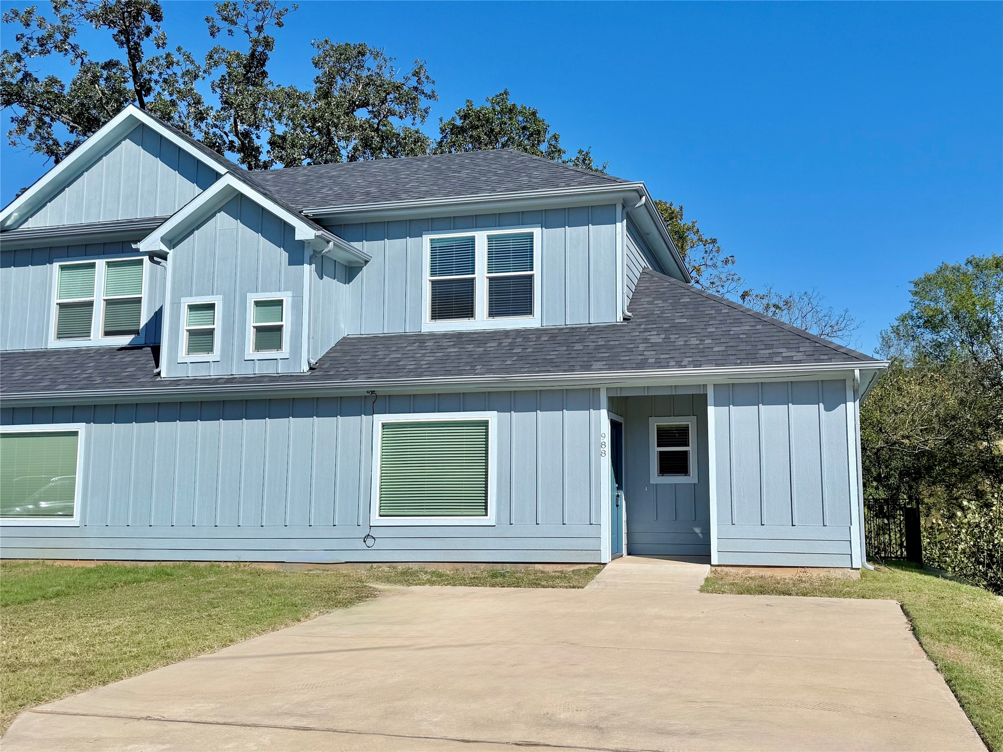 986 S 6th Avenue Denison TX 75021