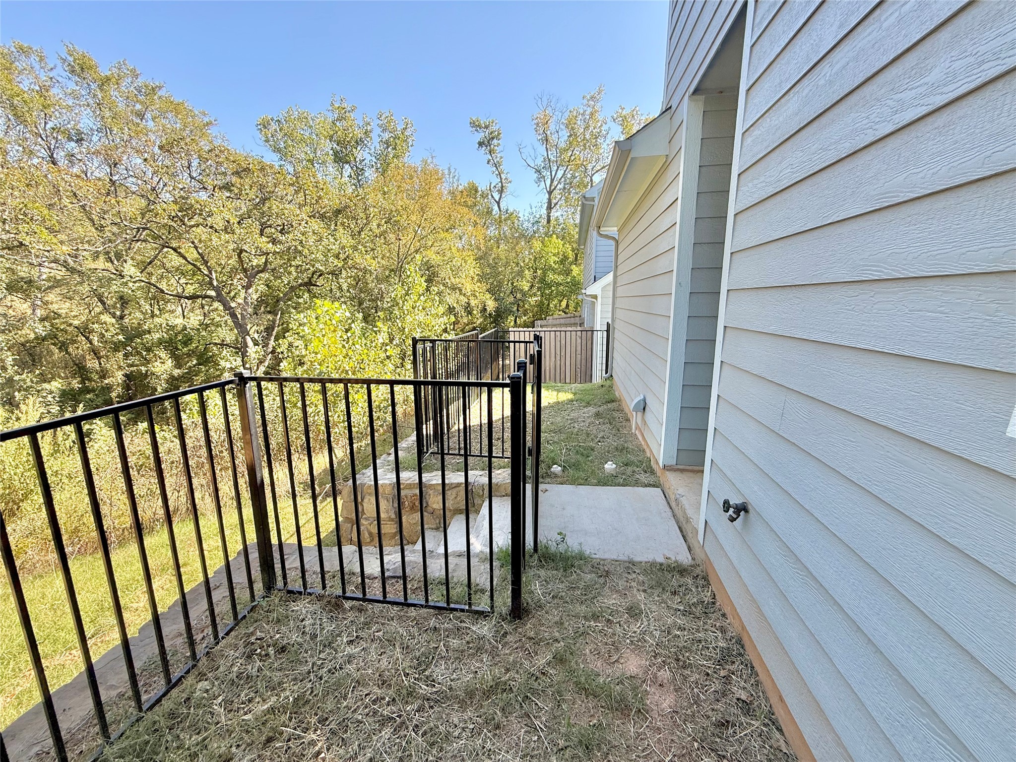 986 S 6th Avenue Denison TX 75021