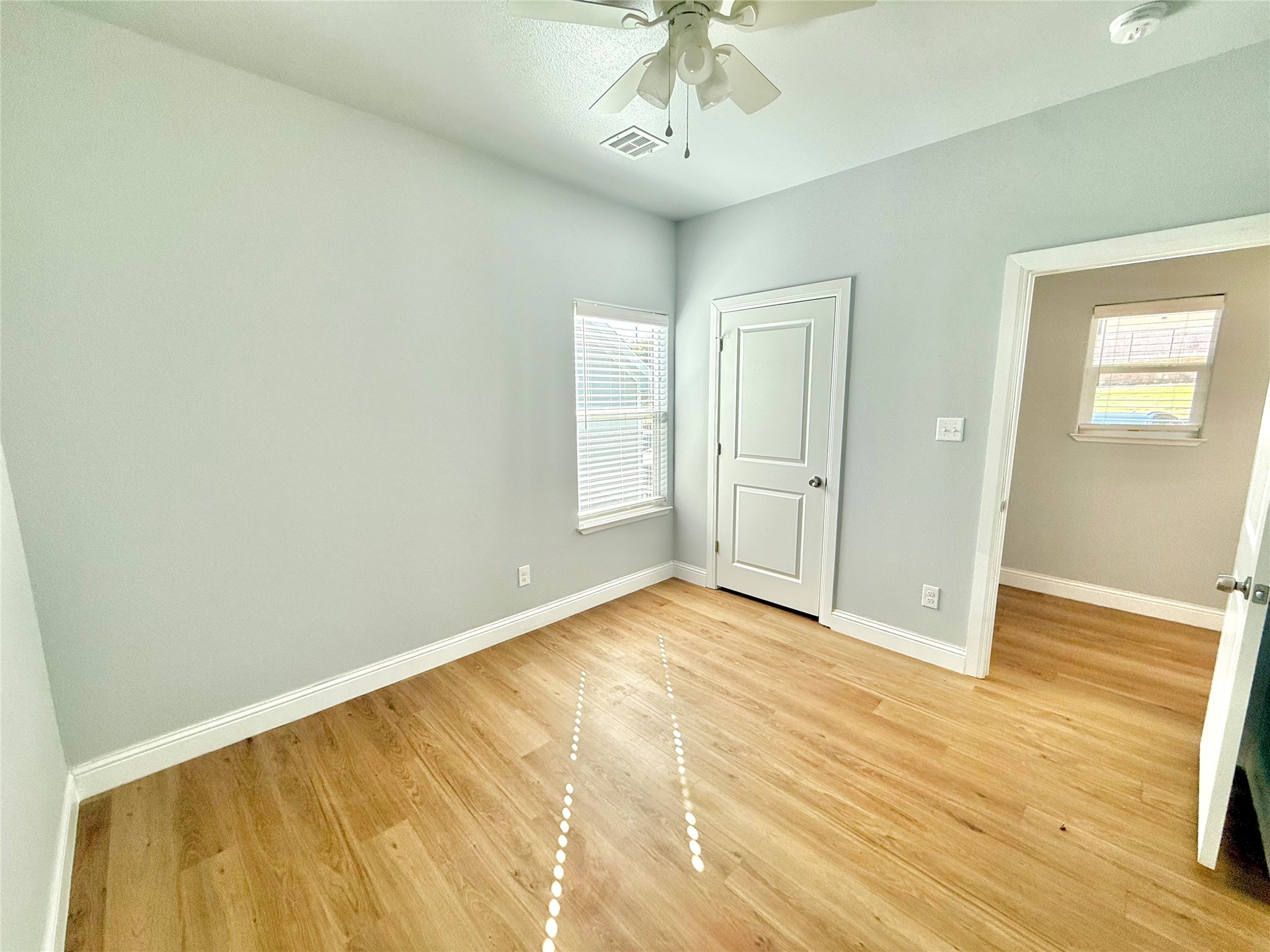 986 S 6th Avenue Denison TX 75021