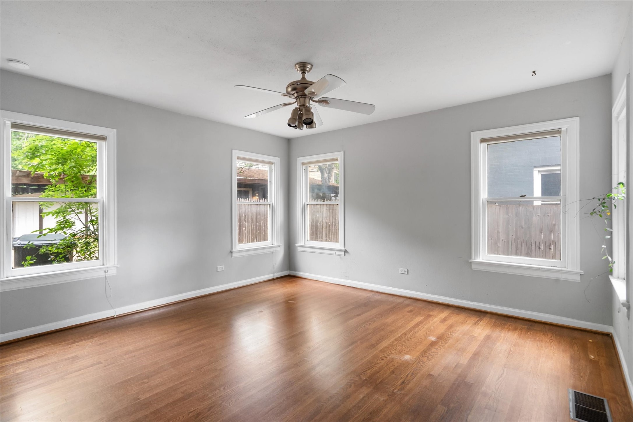6129 Reiger Avenue Dallas TX 75214