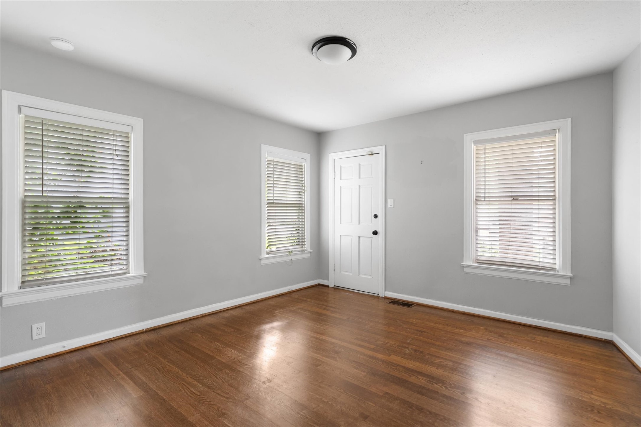 6129 Reiger Avenue Dallas TX 75214