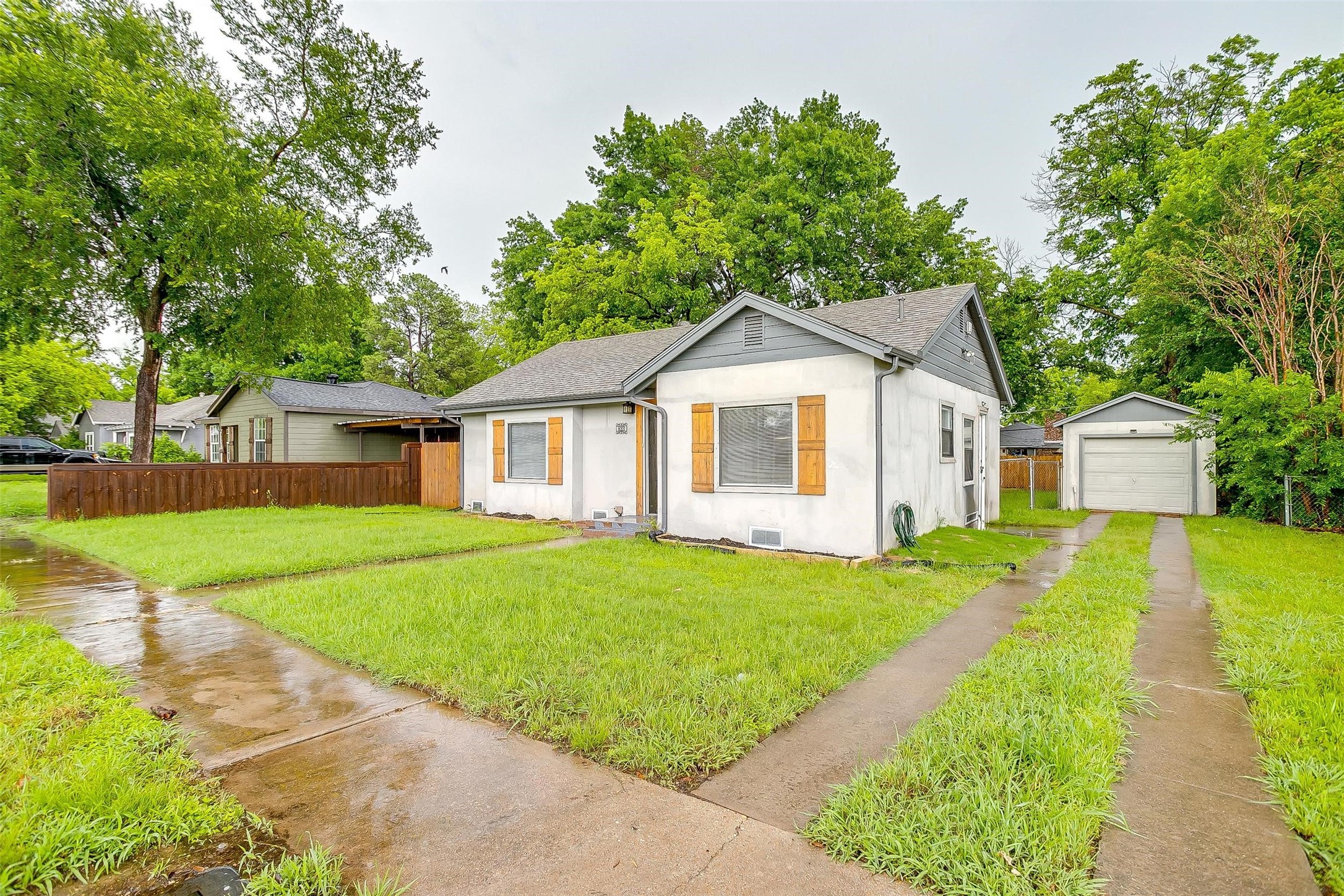 823 College Street Cleburne TX 76033