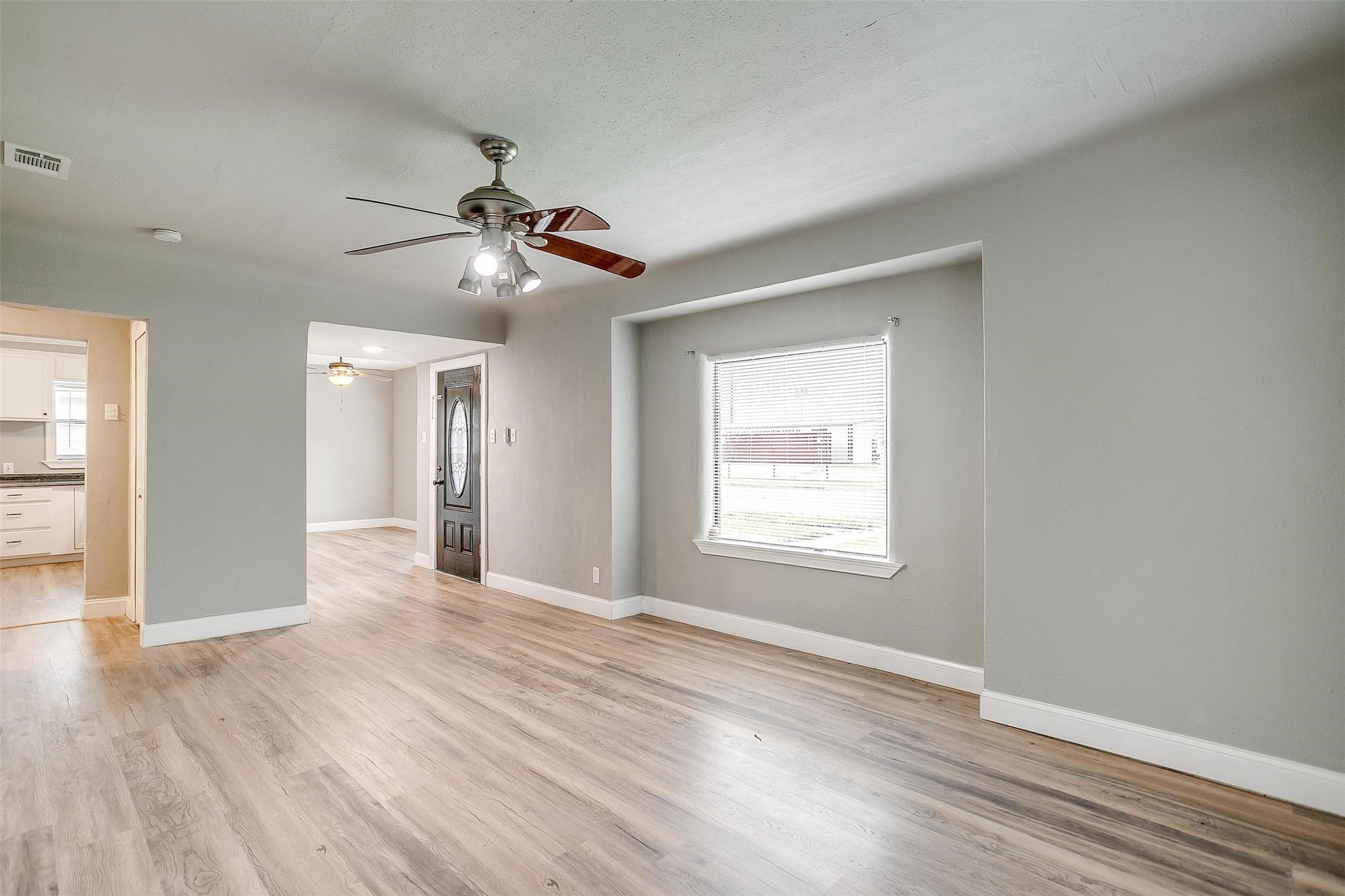 823 College Street Cleburne TX 76033