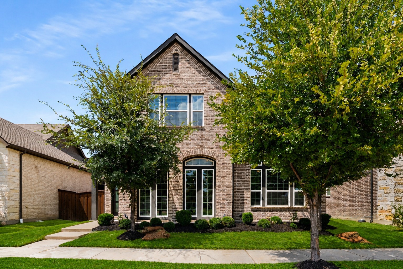1565 Amesbury Way Farmers Branch TX 75234