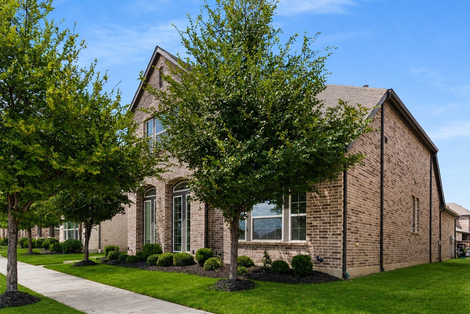 1565 Amesbury Way Farmers Branch TX 75234
