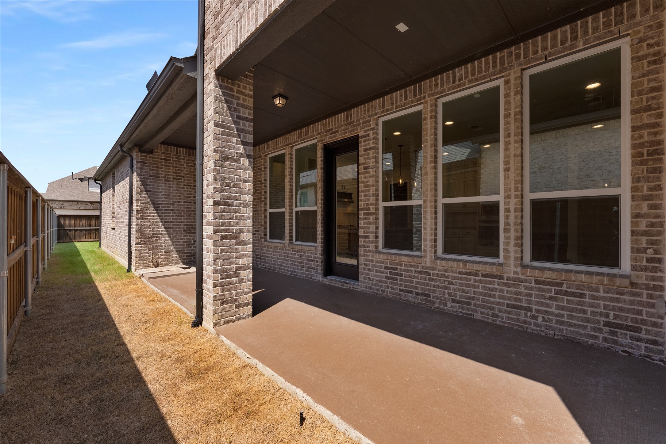 1565 Amesbury Way Farmers Branch TX 75234
