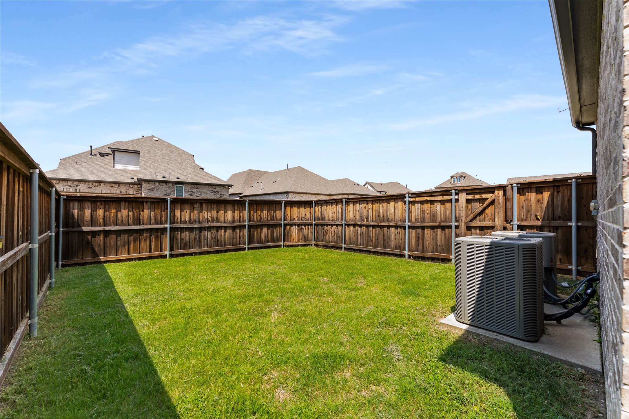 1565 Amesbury Way Farmers Branch TX 75234