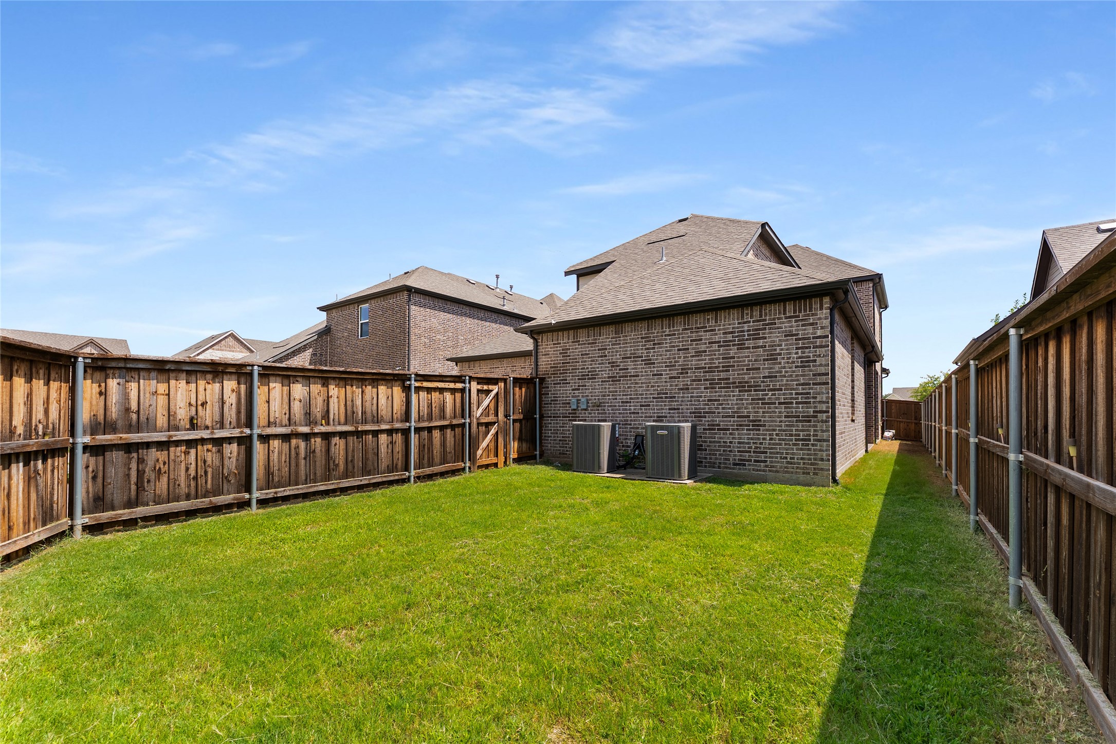 1565 Amesbury Way Farmers Branch TX 75234