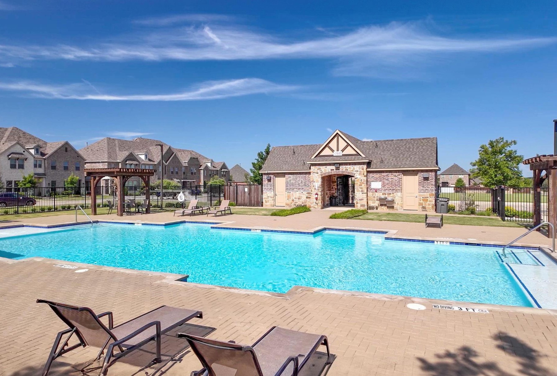1565 Amesbury Way Farmers Branch TX 75234