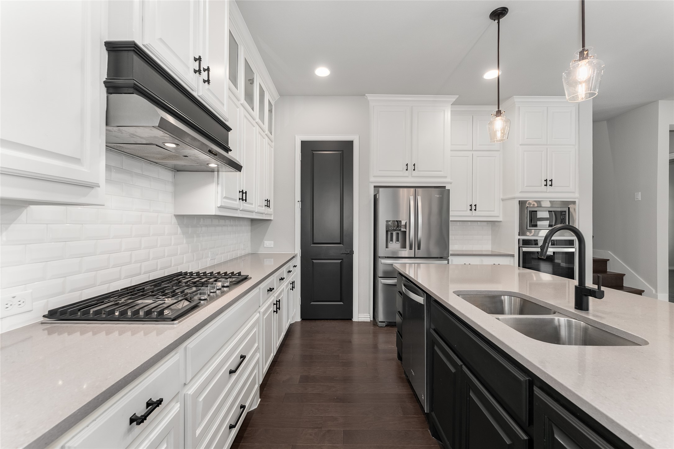 1565 Amesbury Way Farmers Branch TX 75234