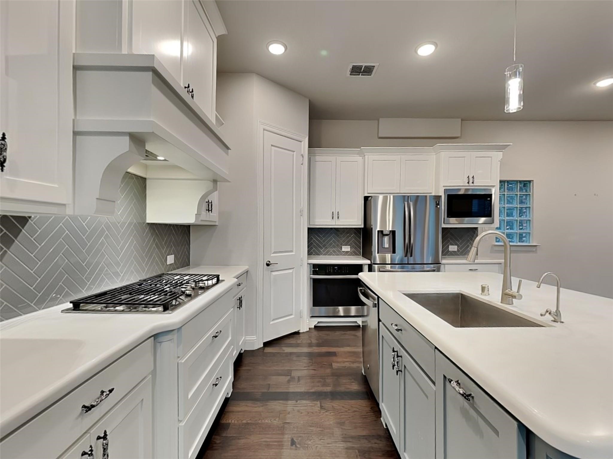 6830 Colonnade Drive Irving TX 75039