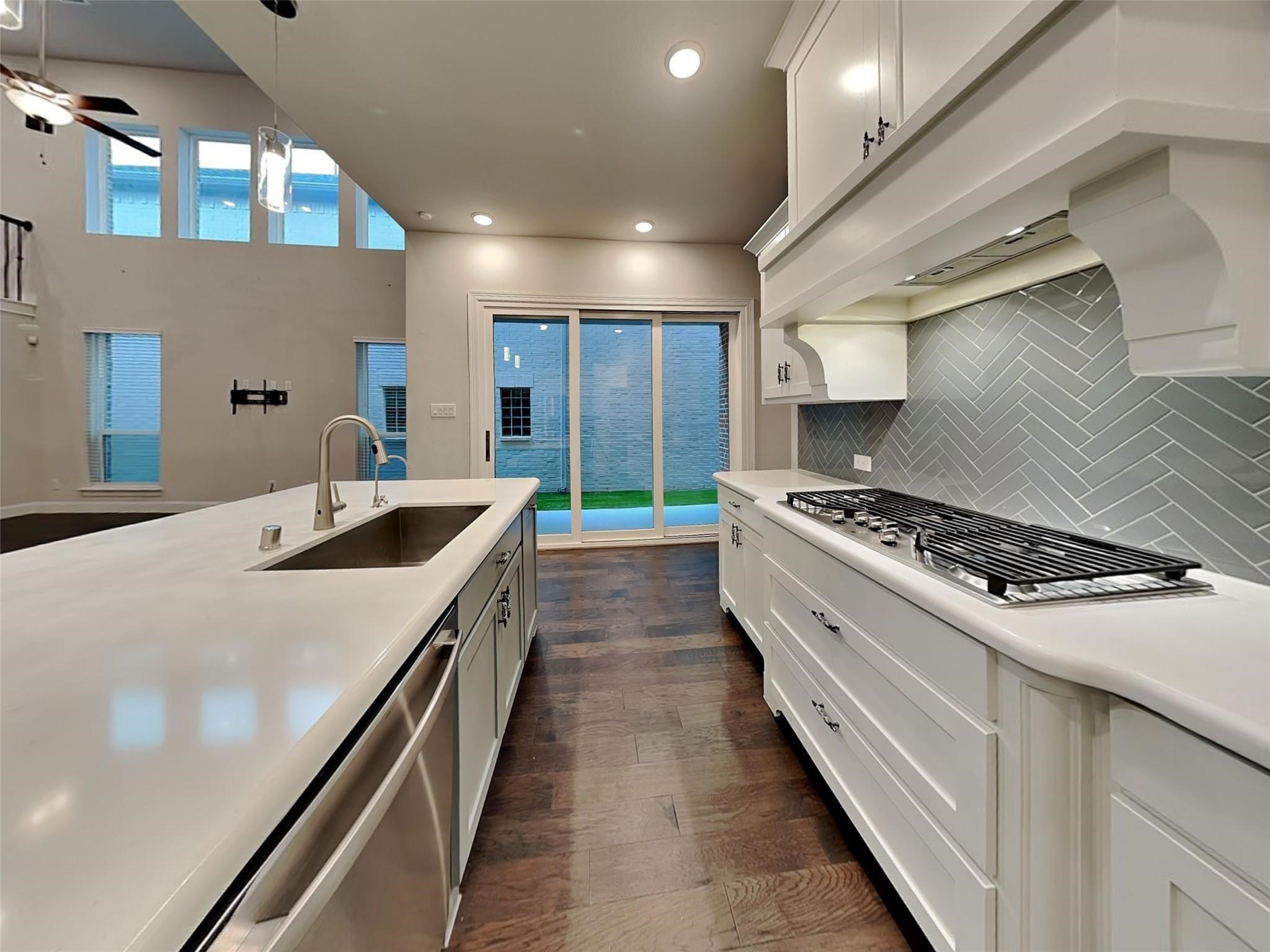 6830 Colonnade Drive Irving TX 75039