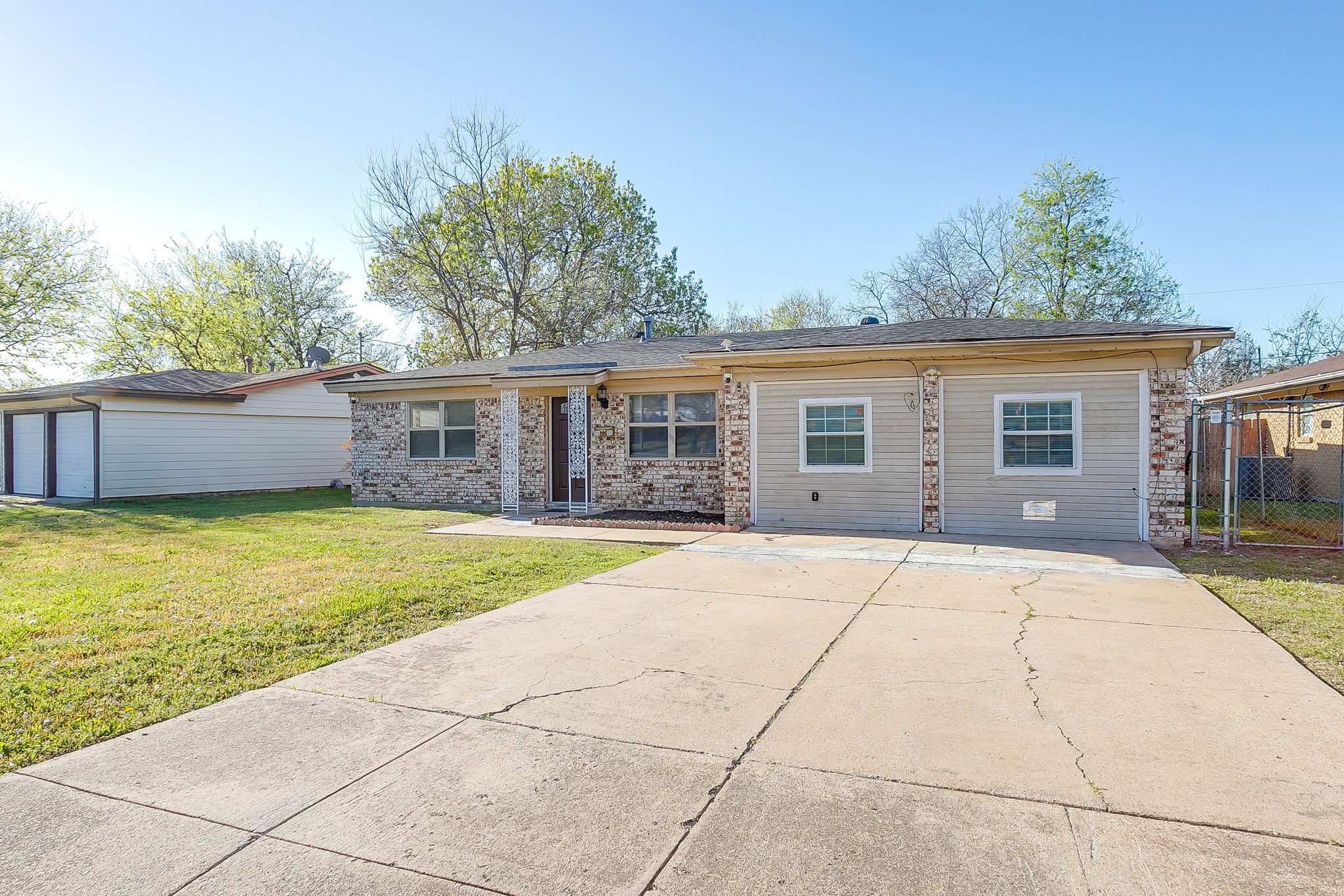 2101 Bettibart Street Fort Worth TX 76134