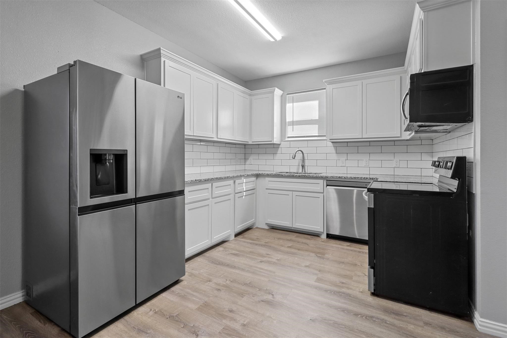 525-527 E Ball Street Tom Bean TX 75489