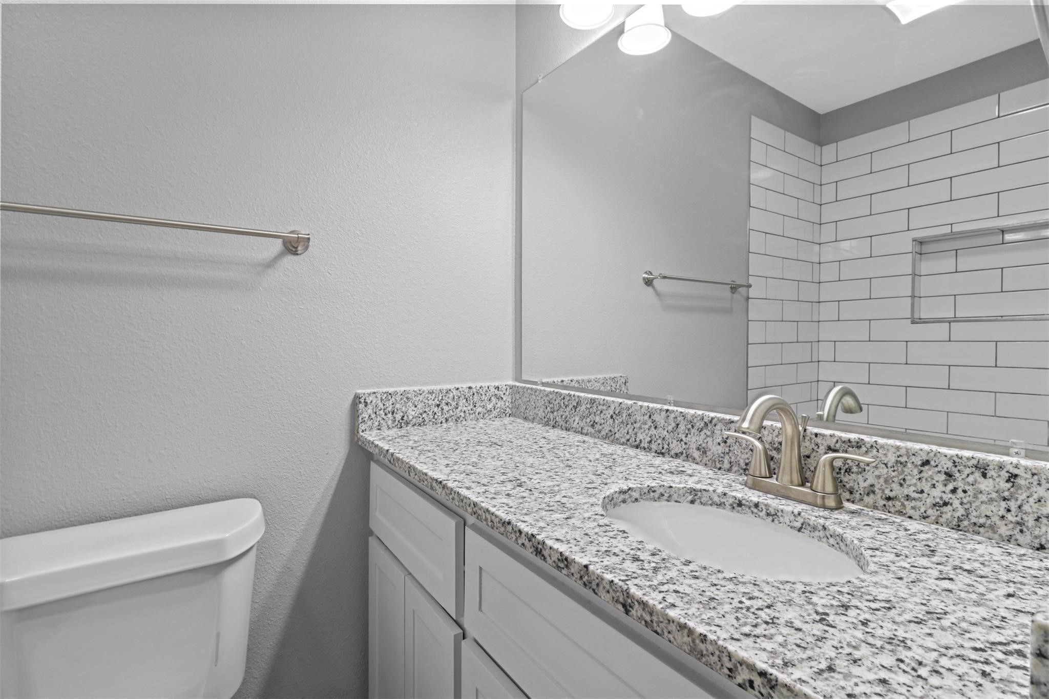 525-527 E Ball Street Tom Bean TX 75489