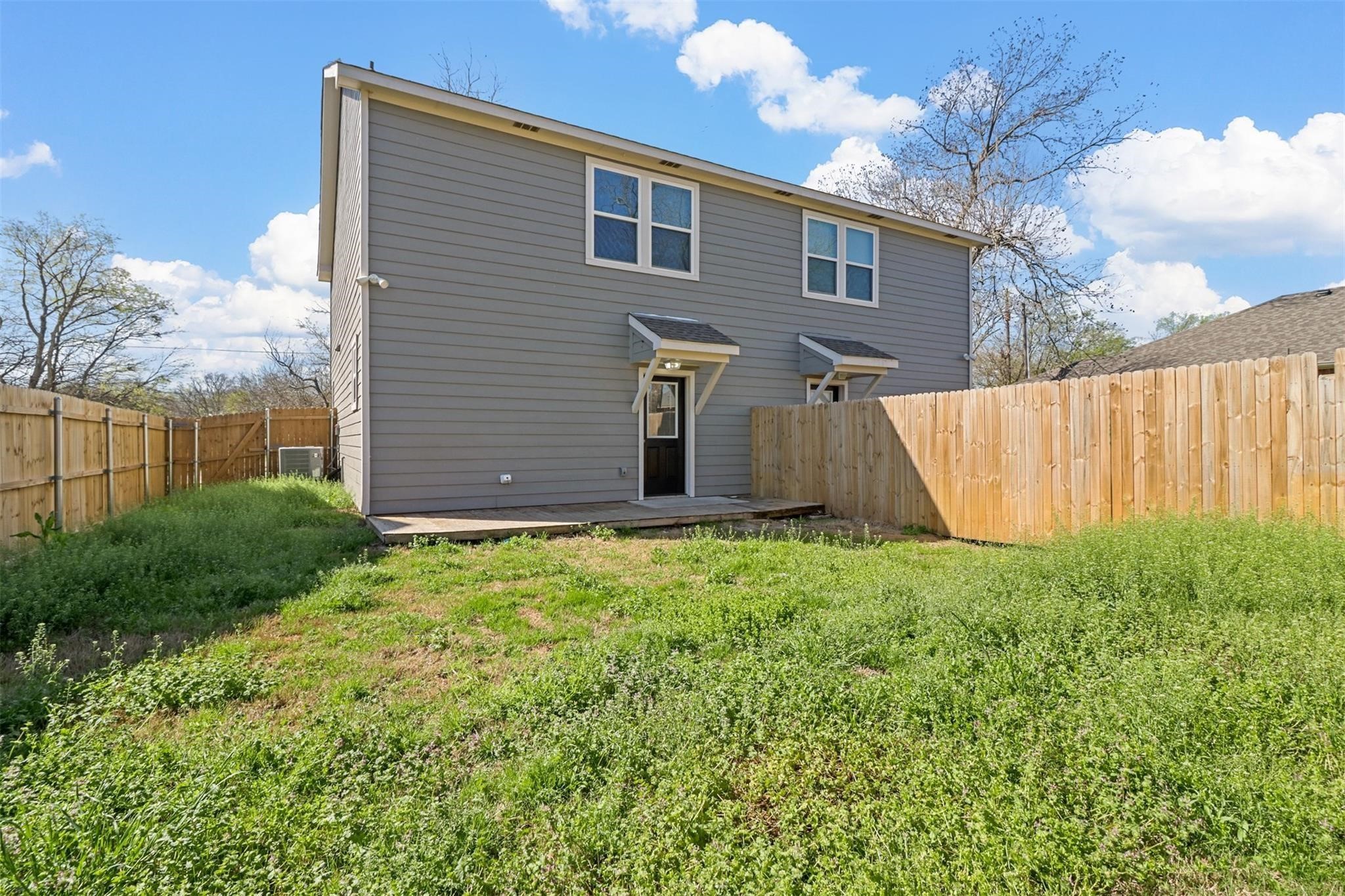 525-527 E Ball Street Tom Bean TX 75489