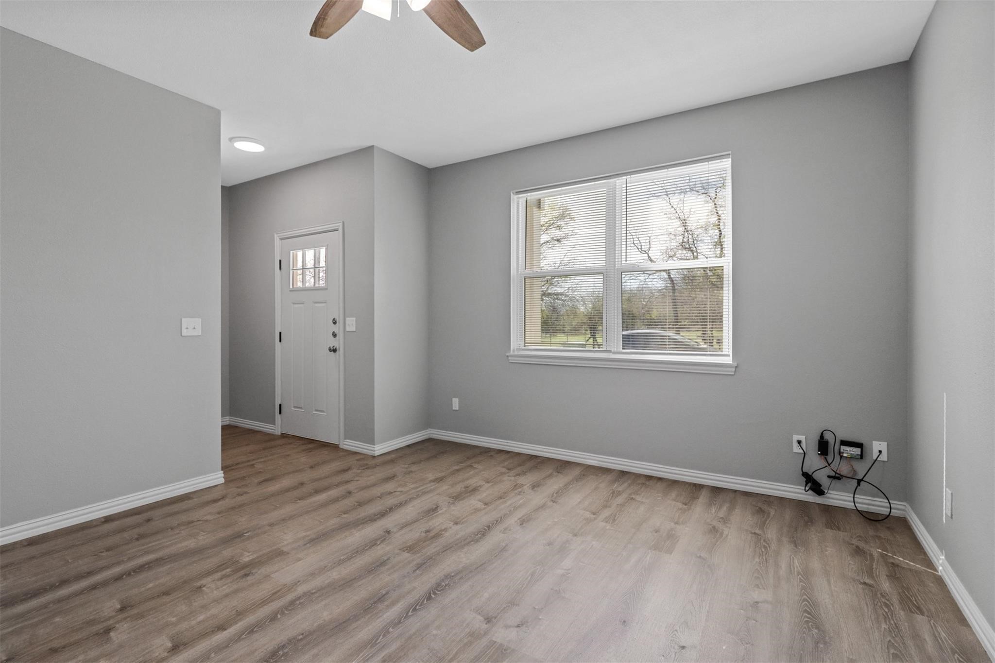 525-527 E Ball Street Tom Bean TX 75489