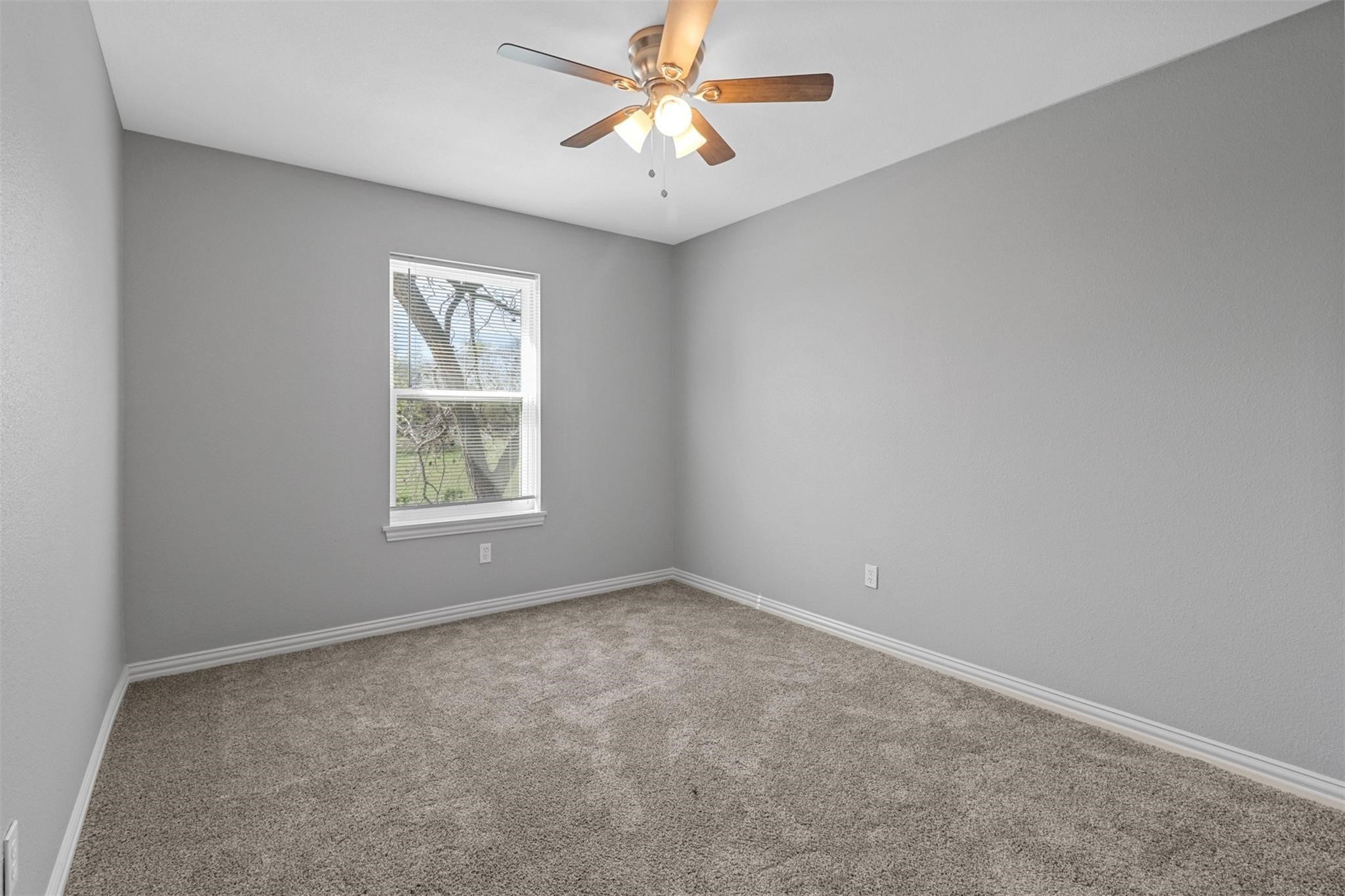 525-527 E Ball Street Tom Bean TX 75489