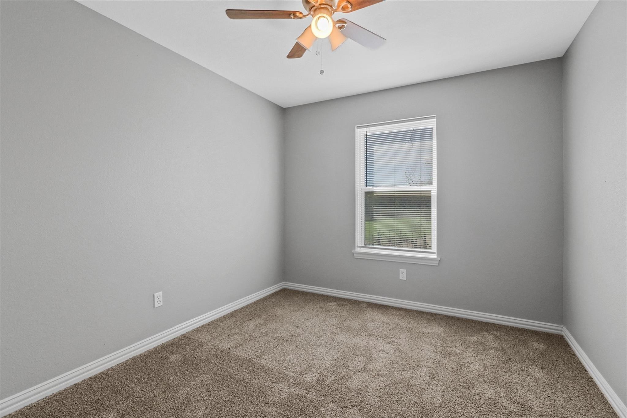 525-527 E Ball Street Tom Bean TX 75489