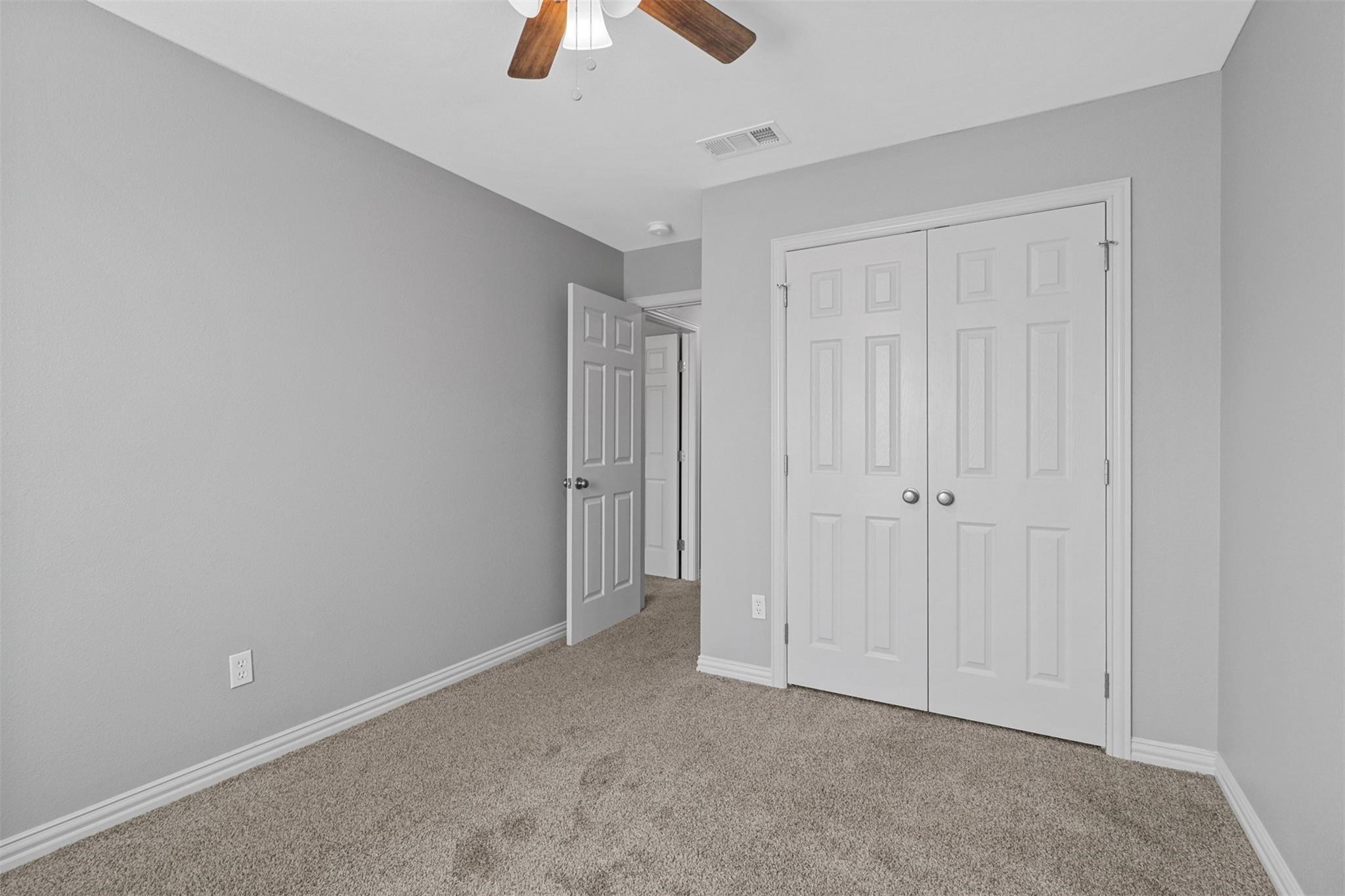 525-527 E Ball Street Tom Bean TX 75489