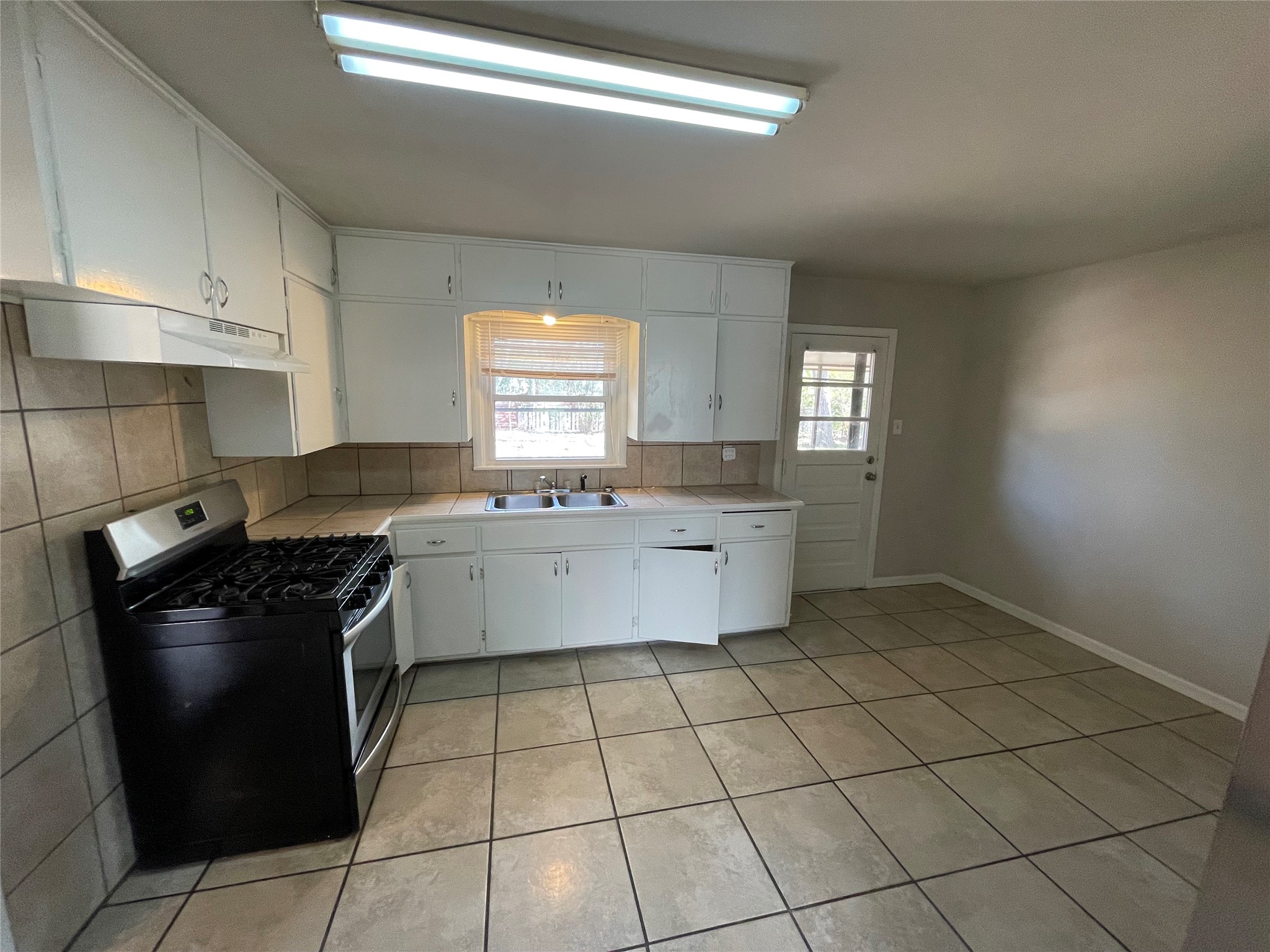 1309 N Binkley Street Sherman TX 75092