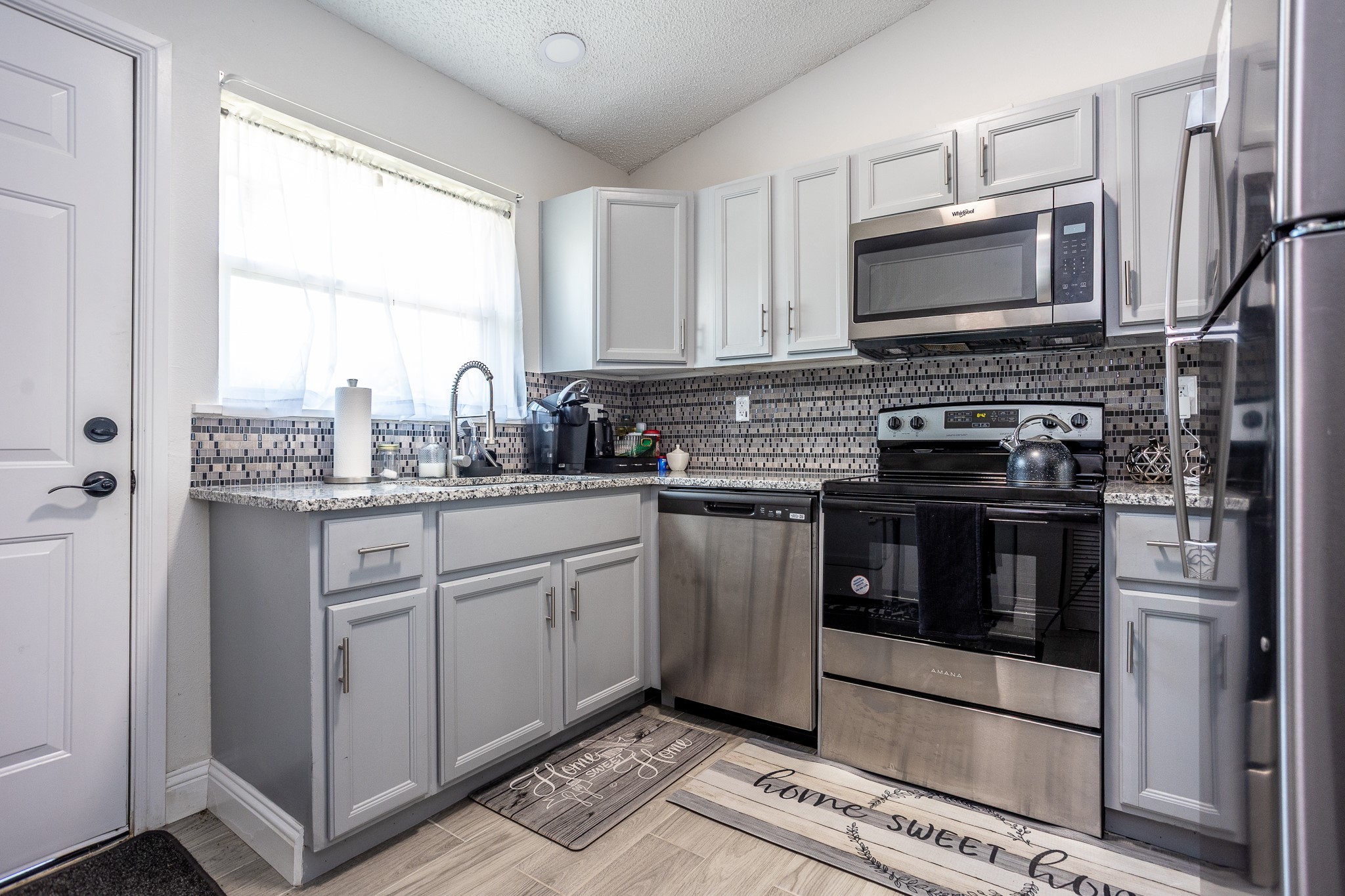 2734 Sherry Street Arlington TX 76014