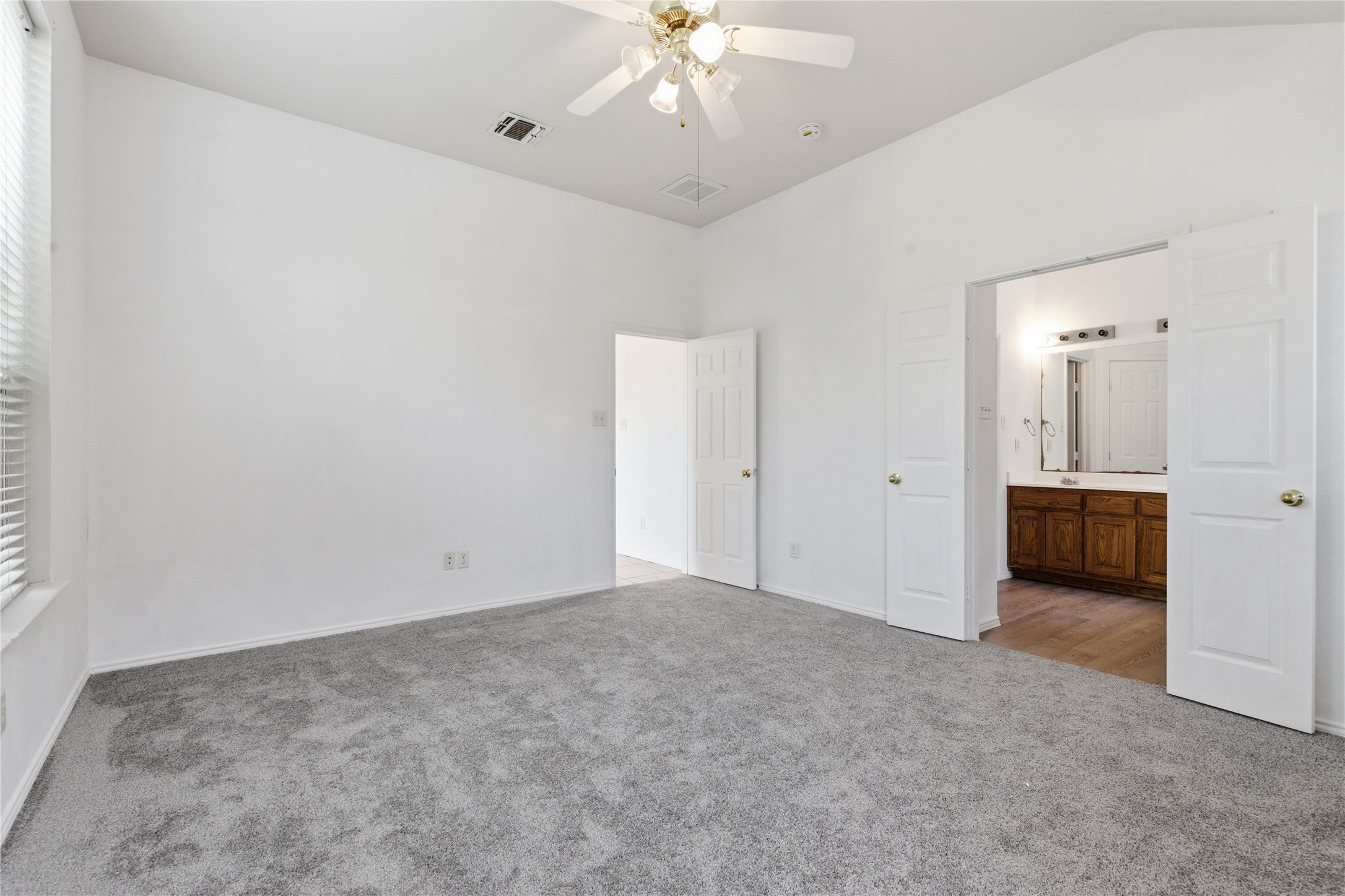 13609 Justice Court Euless TX 76040
