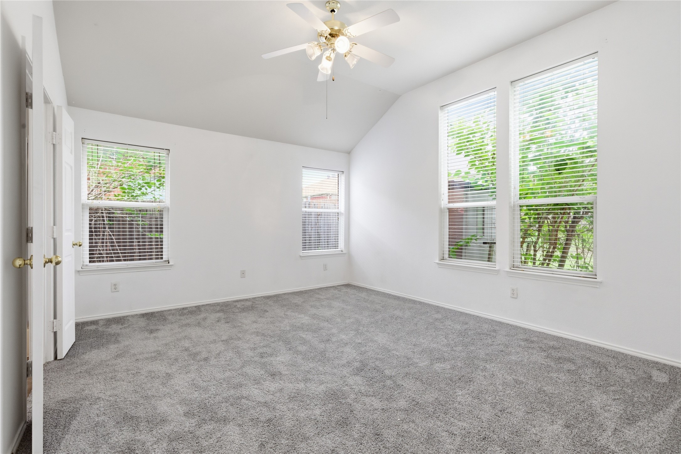 13609 Justice Court Euless TX 76040
