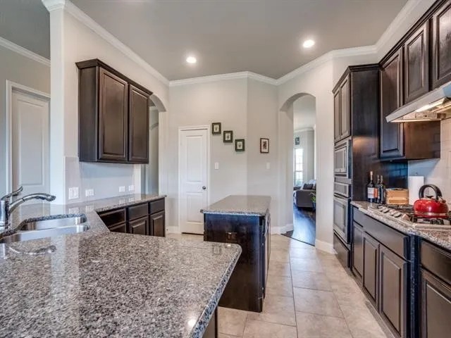 321 Valentino Grand Prairie TX 75052