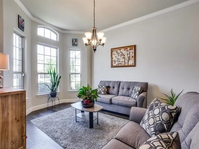 321 Valentino Grand Prairie TX 75052