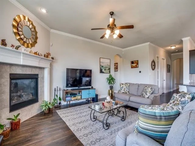 321 Valentino Grand Prairie TX 75052