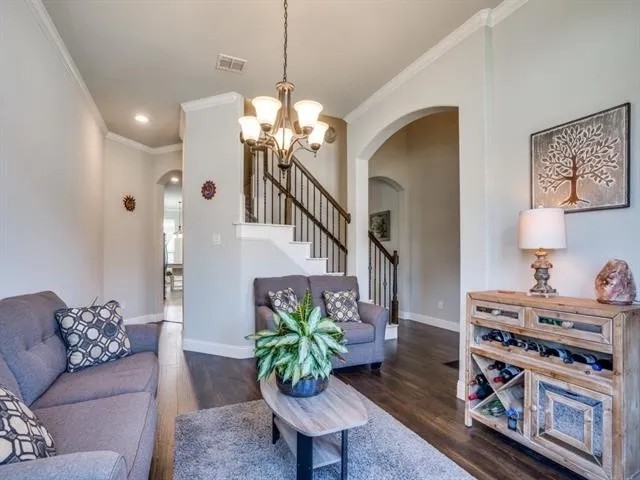 321 Valentino Grand Prairie TX 75052