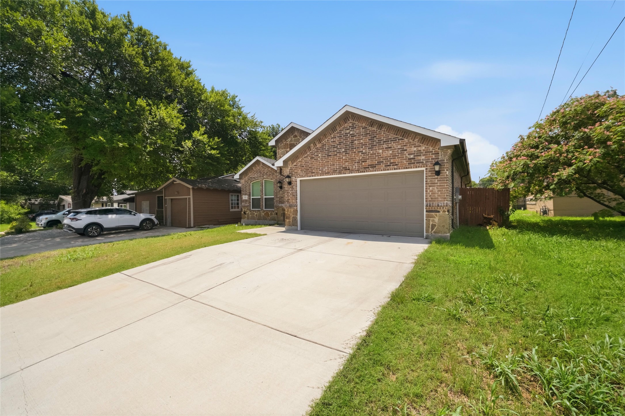 2125 Beaumont Street Grand Prairie TX 75051